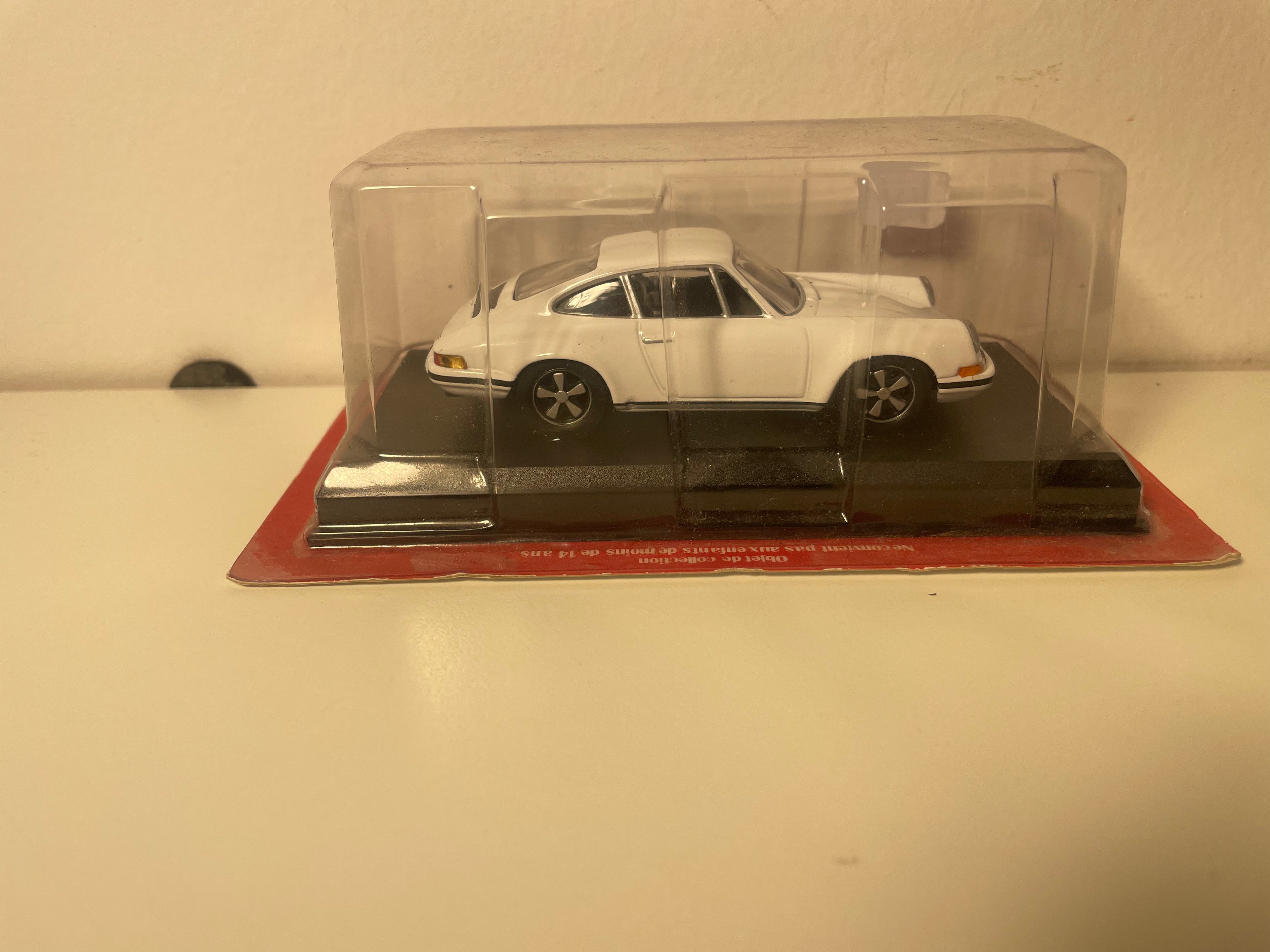Porsche 911S wäiss vum 1968 - Auto Plus