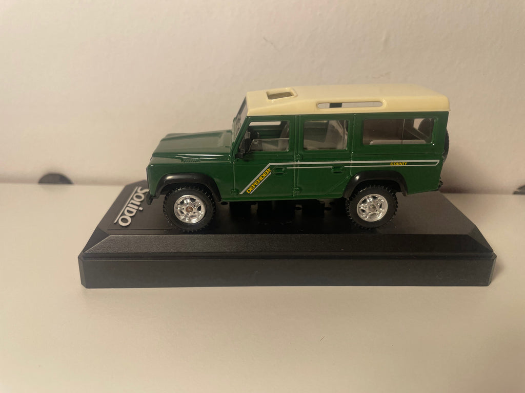 Land Rover Defender County vert - Solido référence 1543