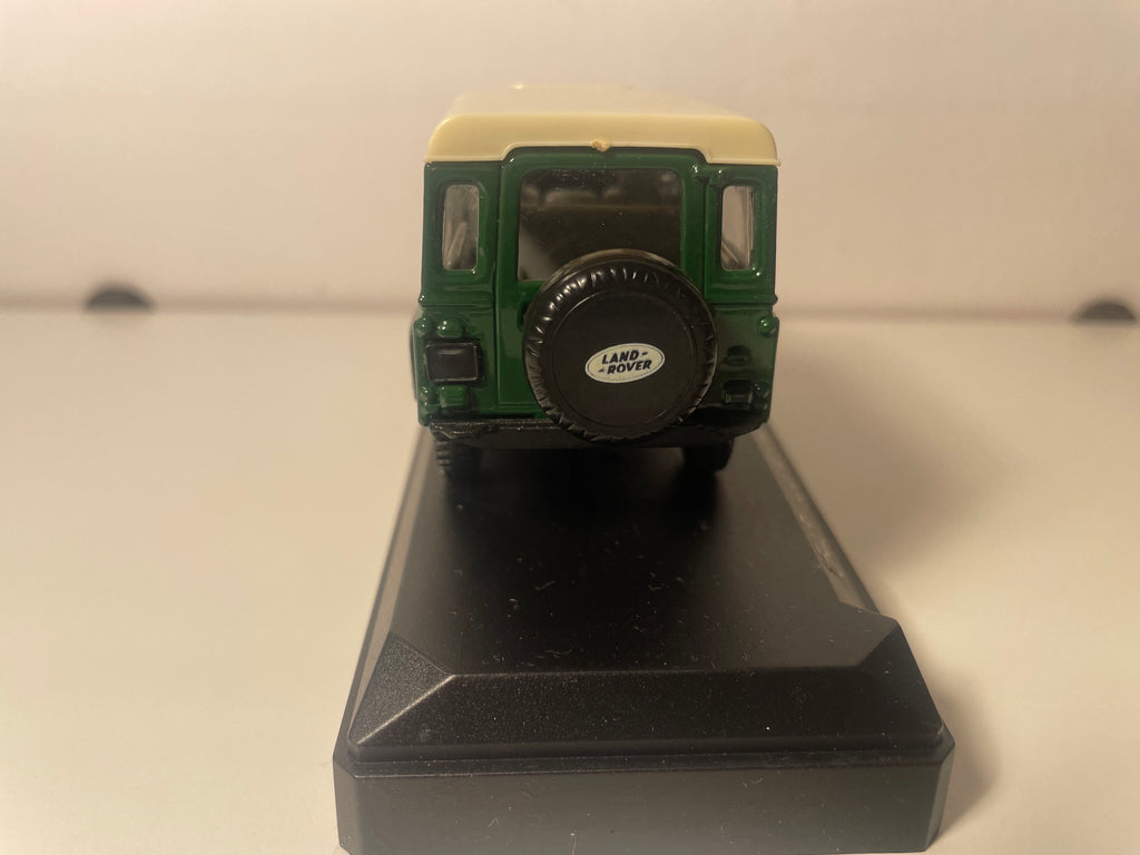 Land Rover Defender County vert - Solido référence 1543