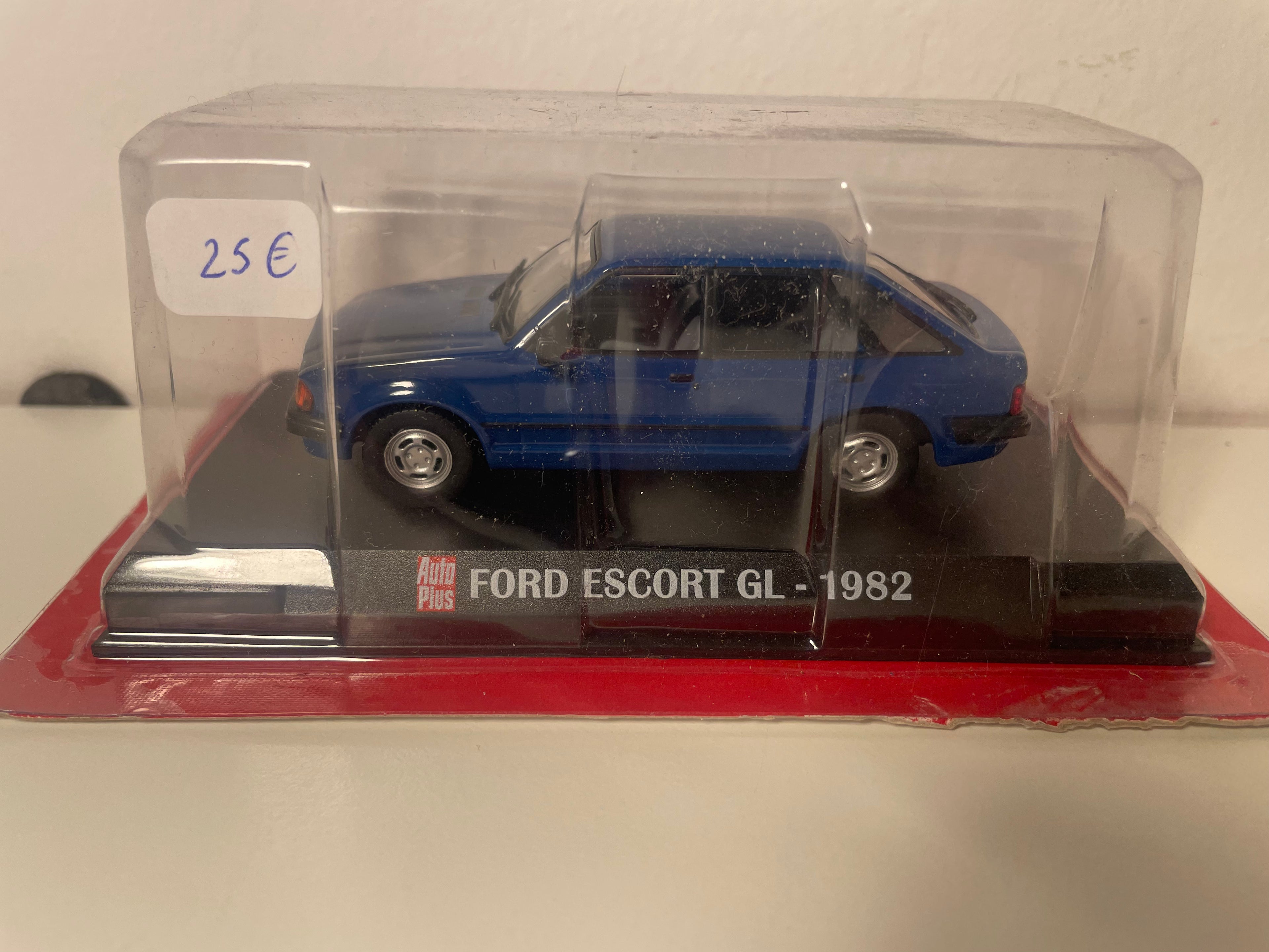 Ford Escort GL azul de 1982 - Auto Plus