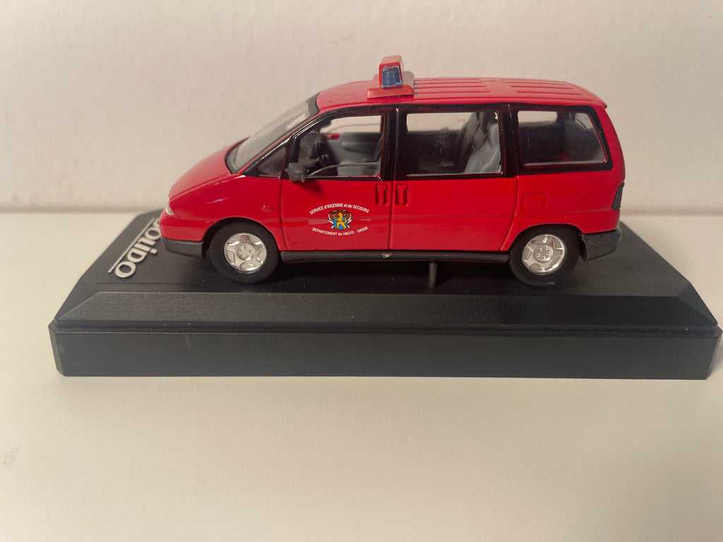 Peugeot 806 rouge de 1995 - POMPIERS - Solido référence 4807 (service d'incendie et de secours département de Haute-Saône (70)
