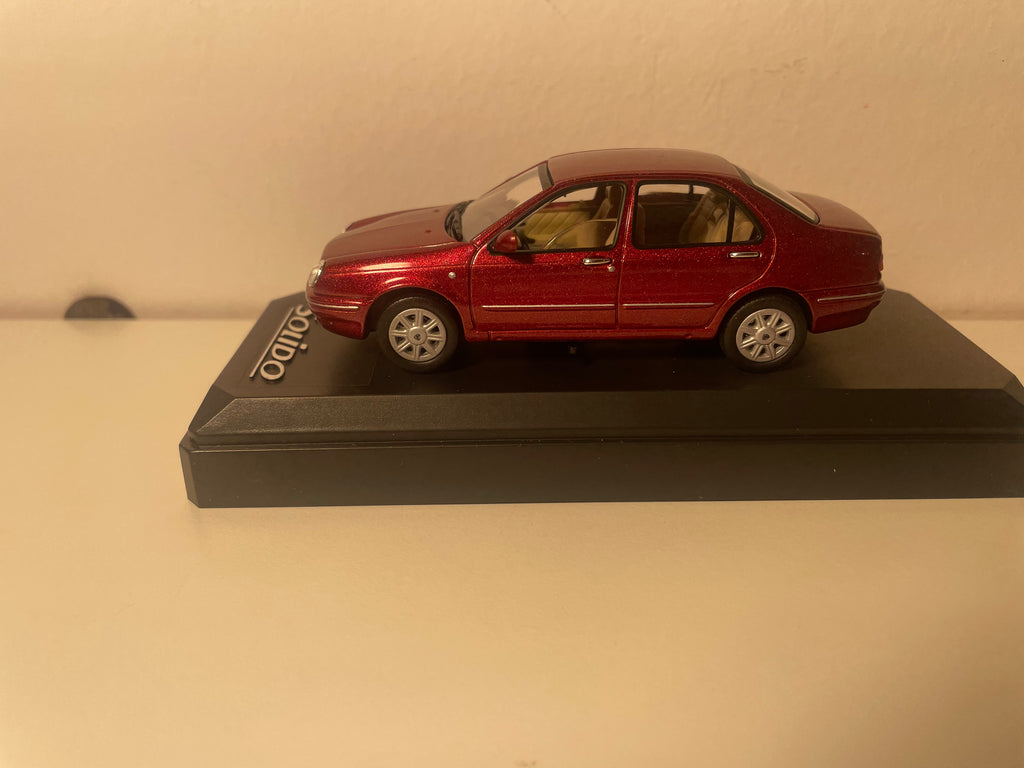 Lancia Lybra ciemnoczerwona/bordowa z 1999 roku - Solido referencja 1555