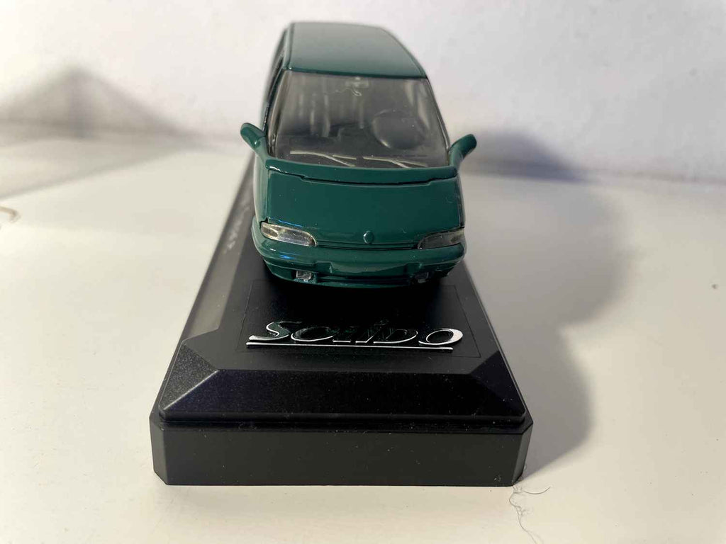 Renault espace verde (Solido referencia 1522) con caja de cartón violeta
