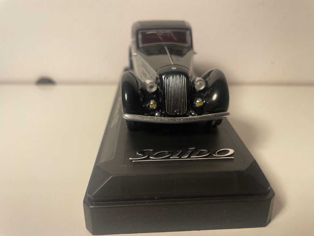 Lancia Astura grau a schwaarz aus 1935 - Solido Referenz 4169