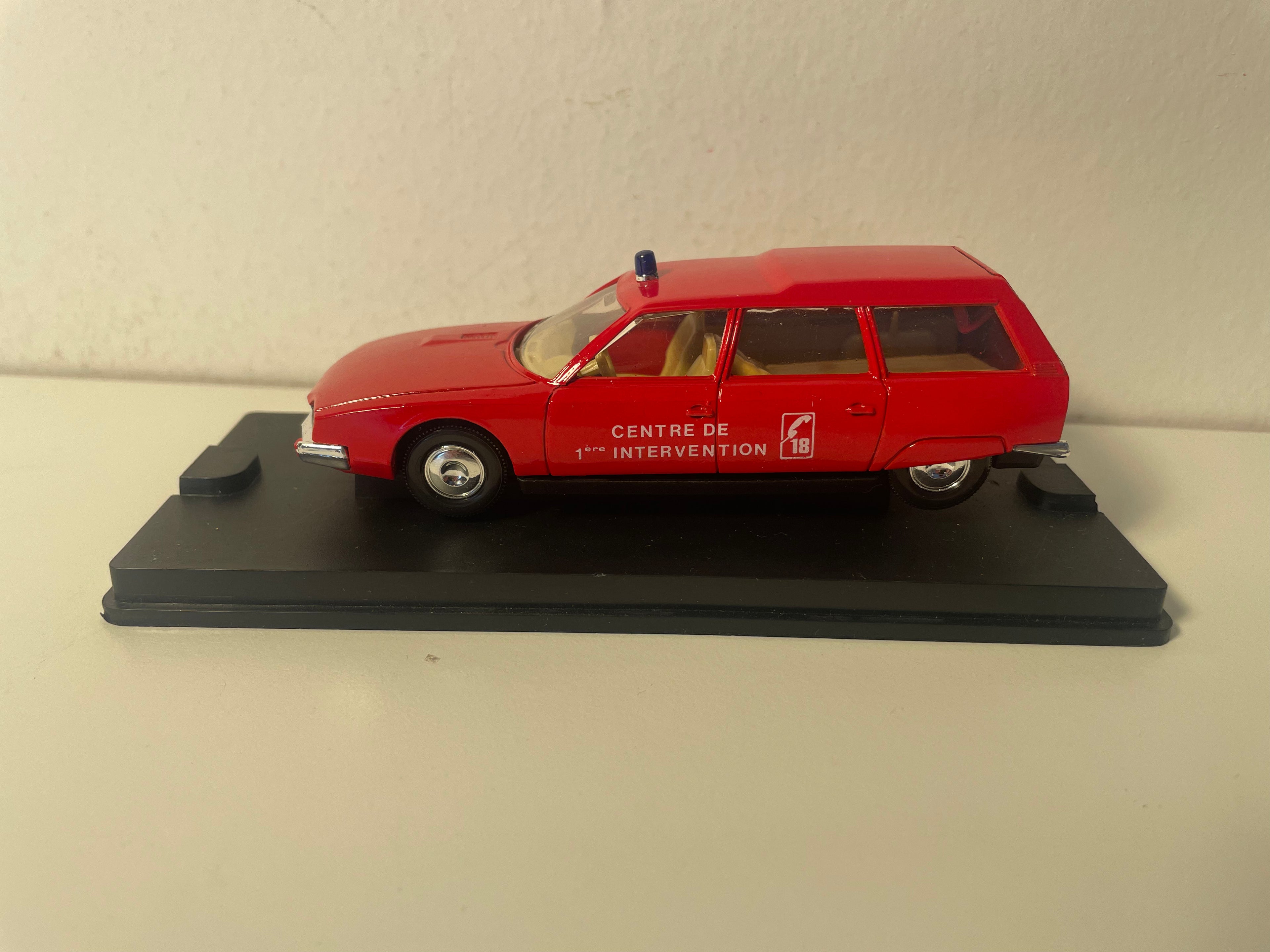 Citroën CX break rood BRANDWEER - Vérem referentie 199