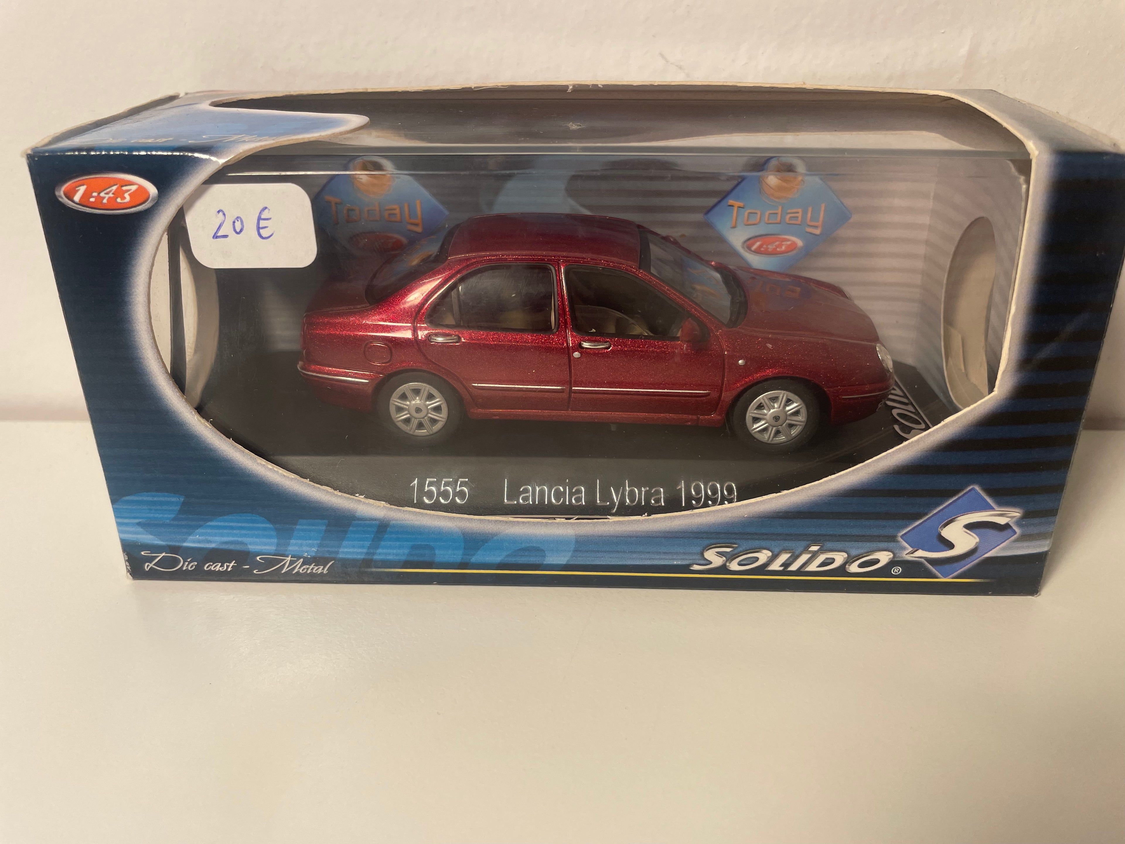 Lancia Lybra ciemnoczerwona/bordowa z 1999 roku - Solido referencja 1555