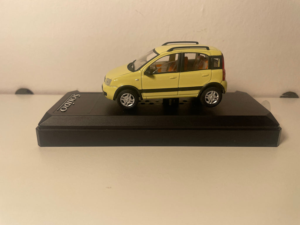 Fiat Panda 4x4 gialla del 2005 - riferimento Solido 15107