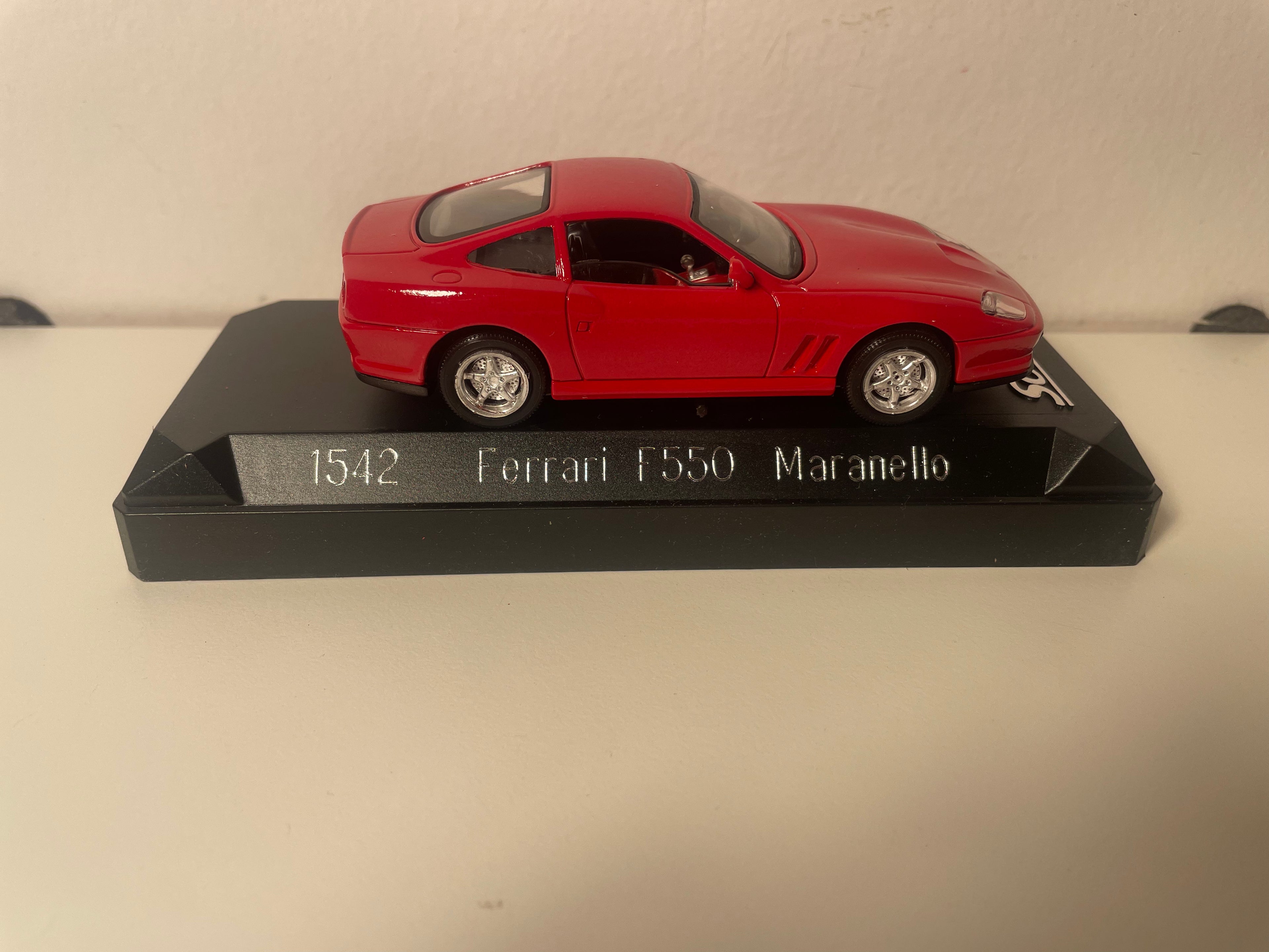 Ferrari F550 Maranello rout - Solido Referenz 1542