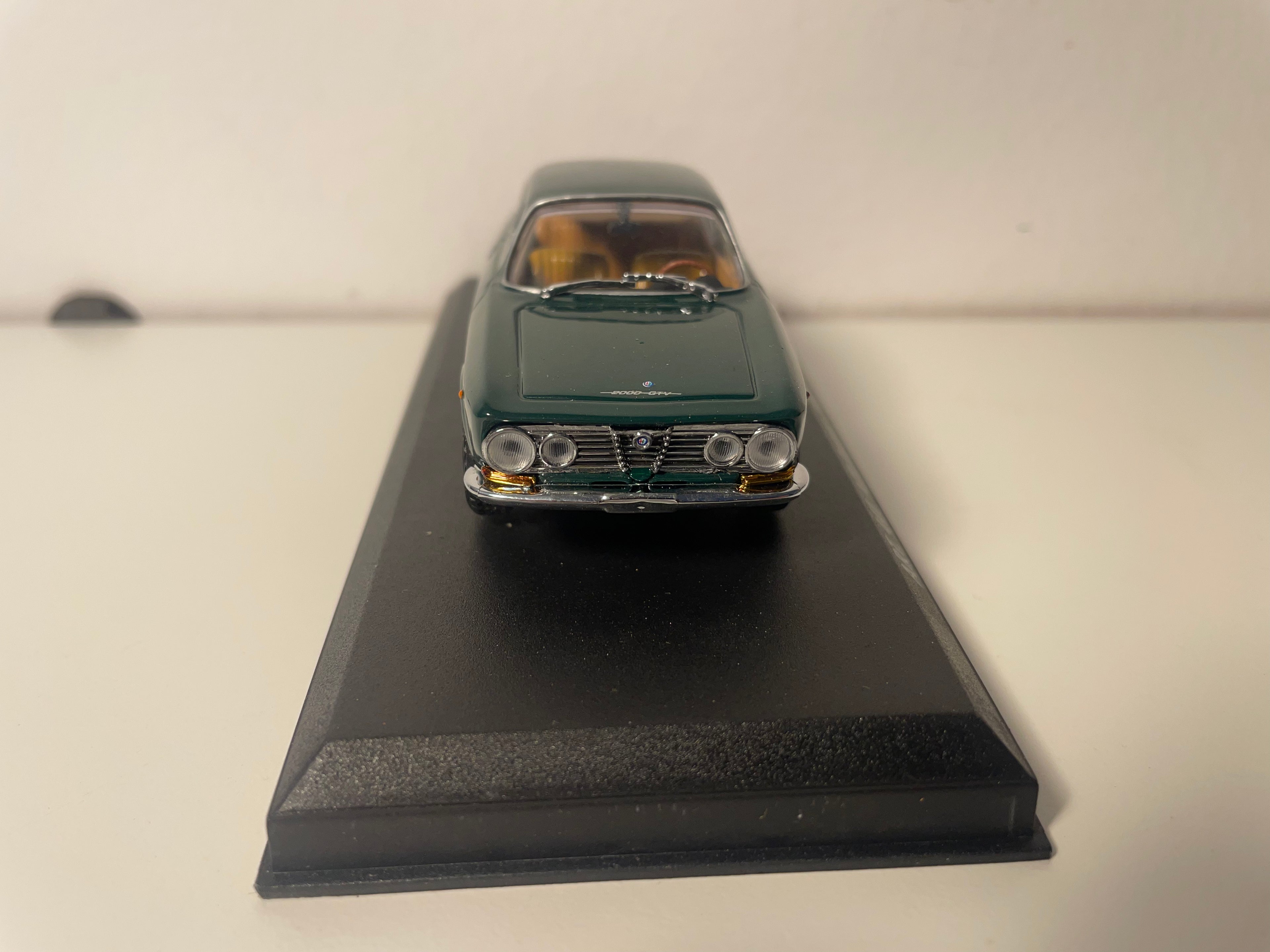 Alfa Romeo 2000 GTV coupe gréng vun 1971 - DétailCars Referenz 441