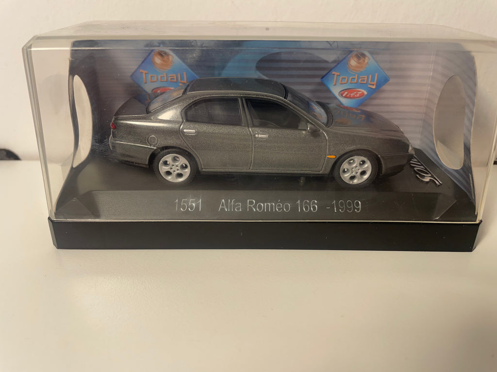 Alfa Roméo 166 grise foncée de 1999 - Solido référence 1551