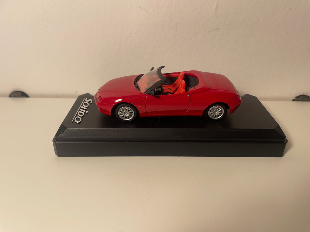 Alfa Roméo Spider roude vun 1999 - Solido Referenz 1554