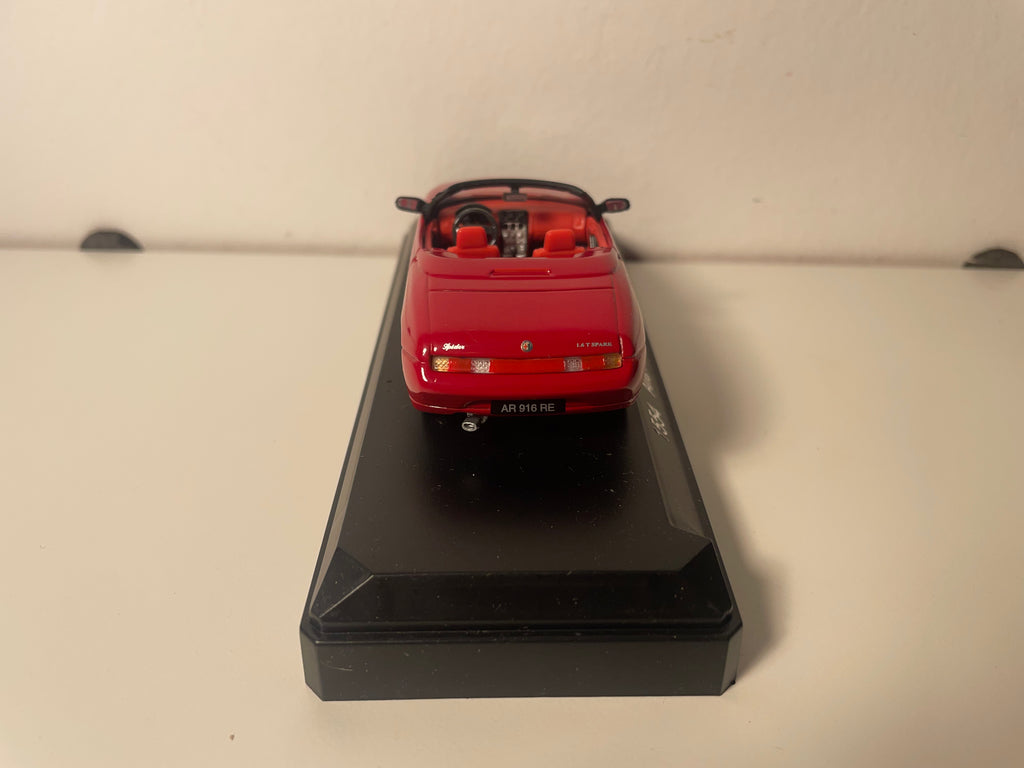 Alfa Roméo Spider roude vun 1999 - Solido Referenz 1554