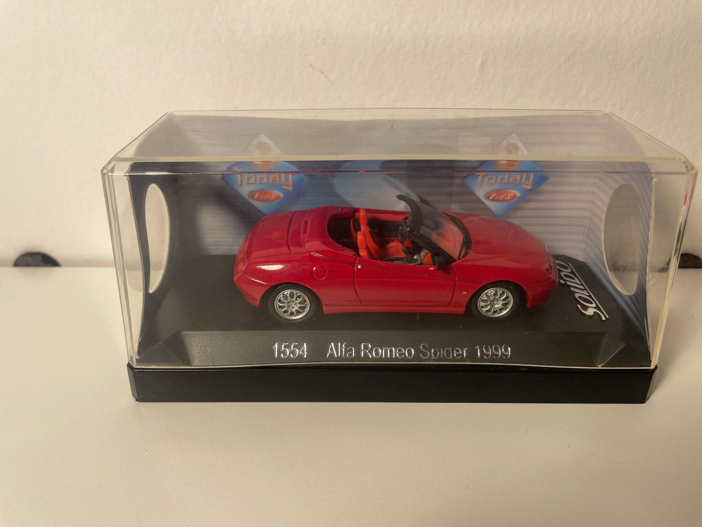 Alfa Roméo Spider roude vun 1999 - Solido Referenz 1554