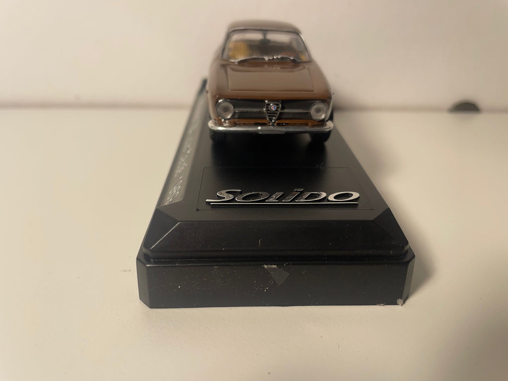 Alfa Romeo 1300 Junior Coupé brązowy z 1969 roku - Solido nr 1852