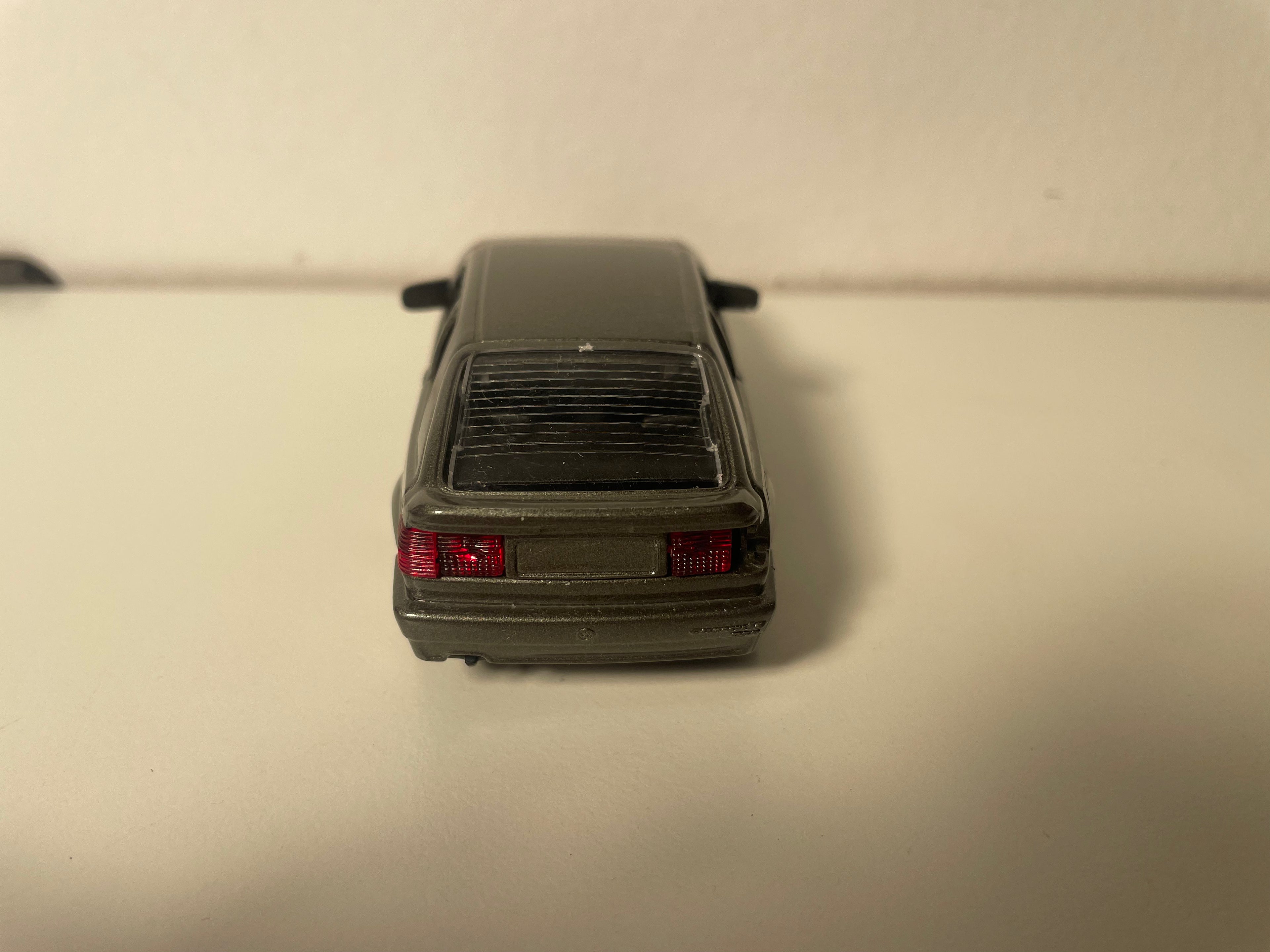 Volkswagen Corrado gris oscuro