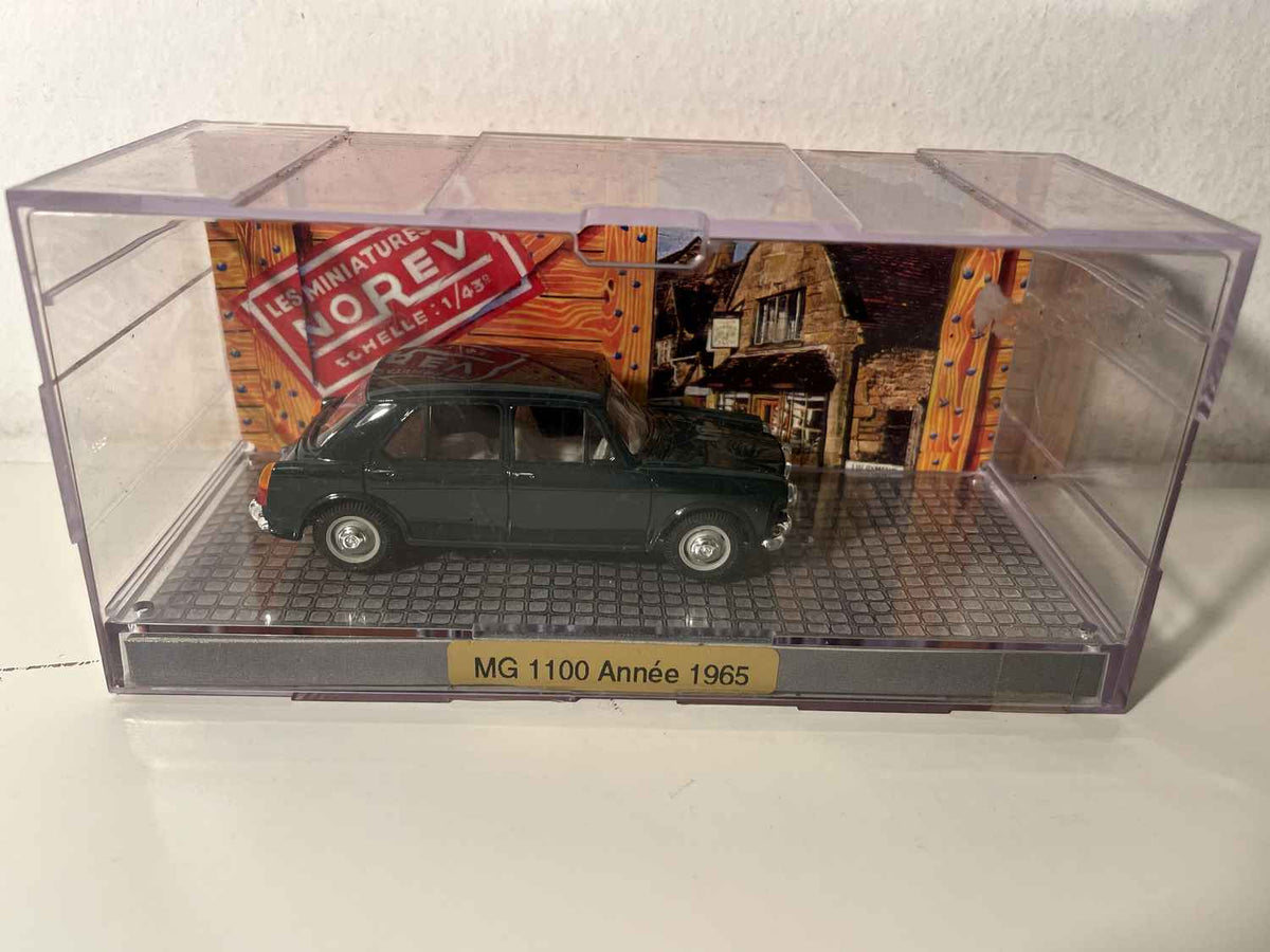 MG 1100 zielony z 1965 roku - NOREV