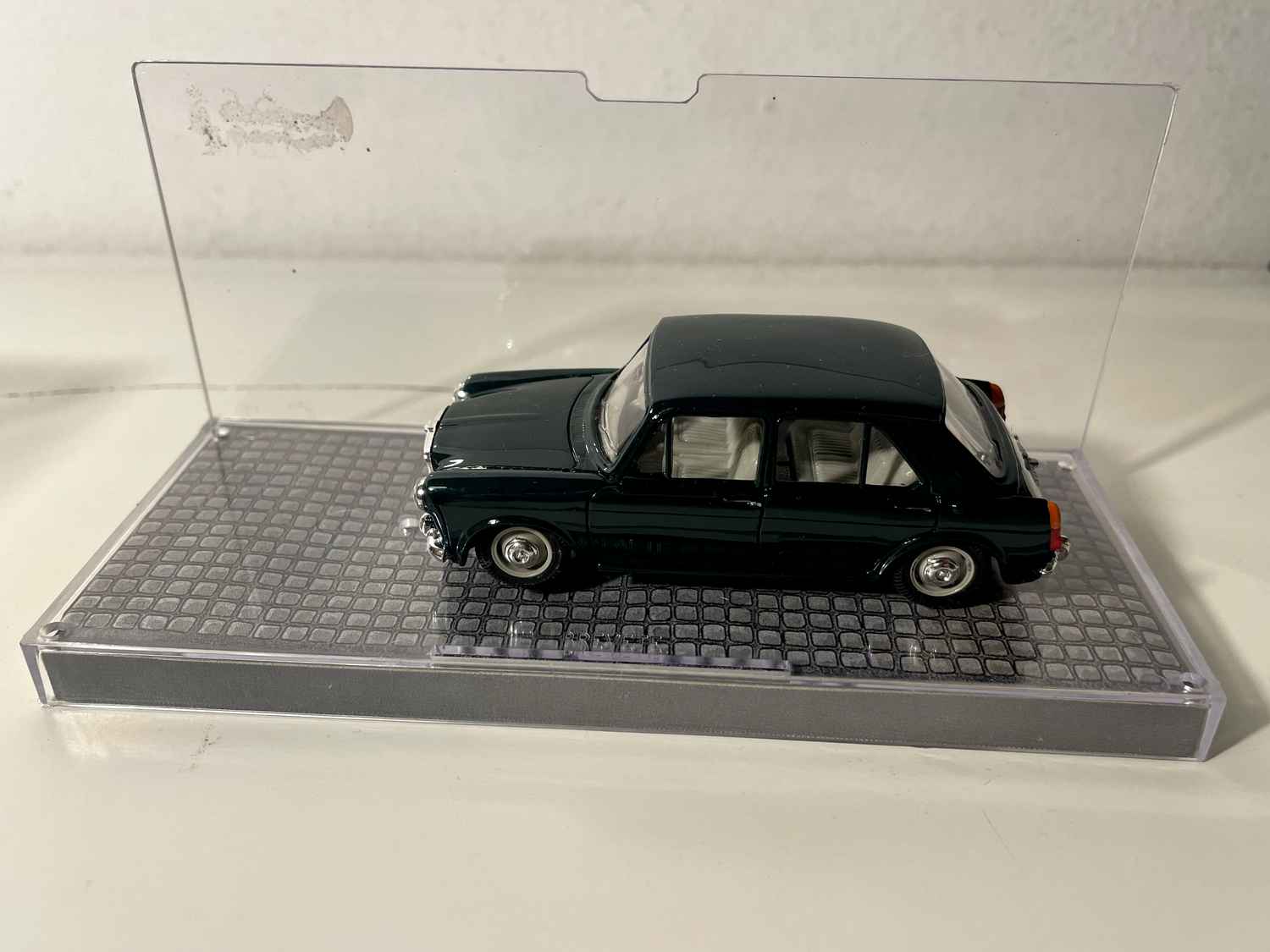 MG 1100 zielony z 1965 roku - NOREV