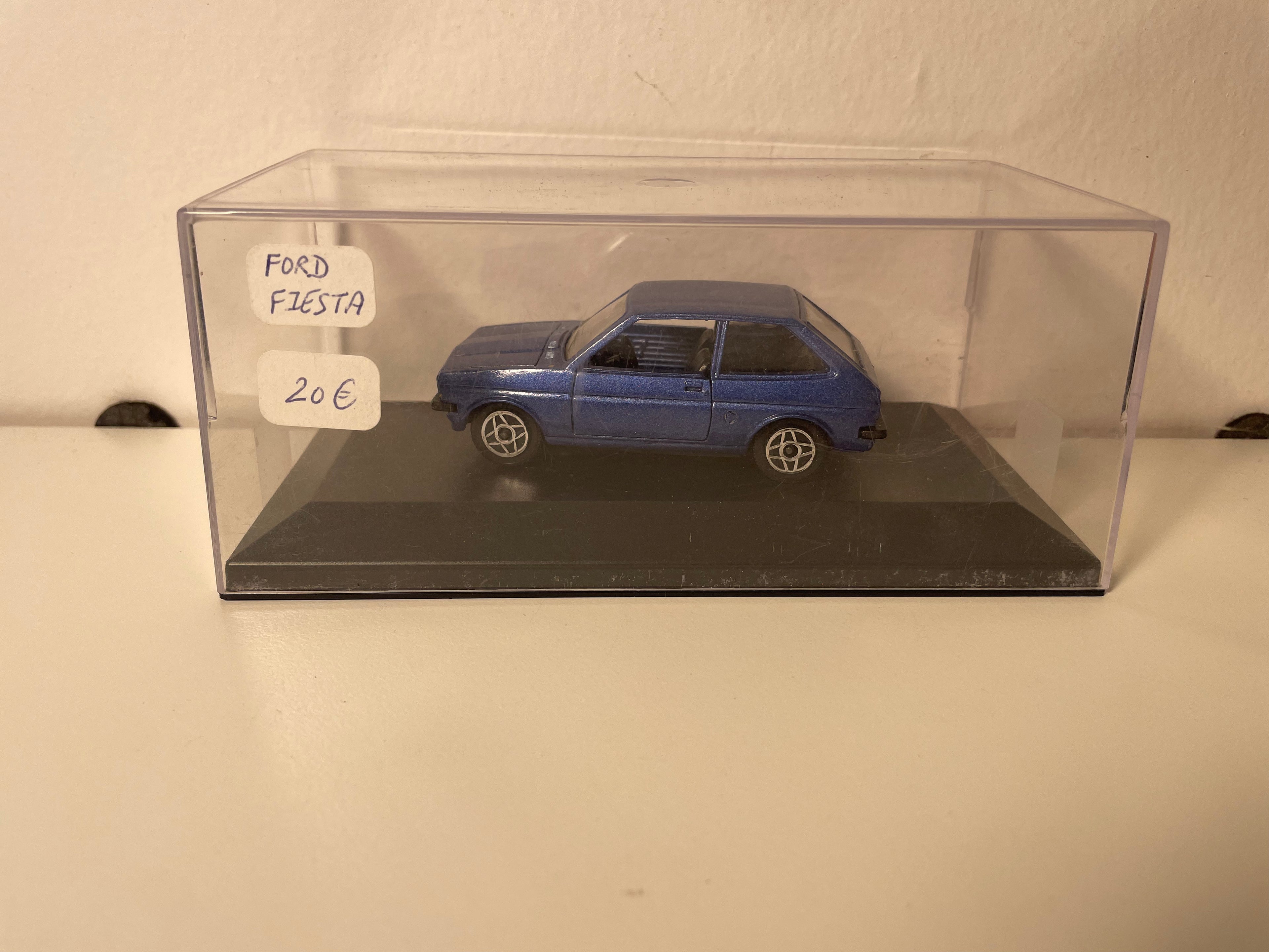 Ford Fiesta blu