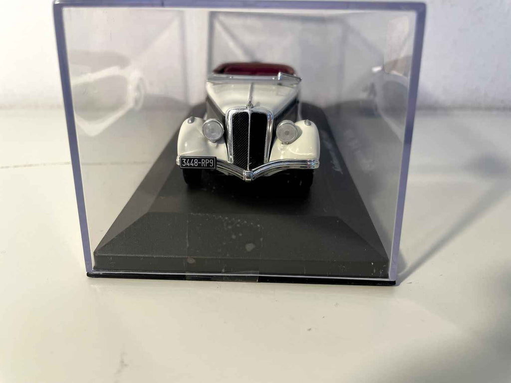 Salmson S4E beżowy/kość słoniowa z 1938 roku