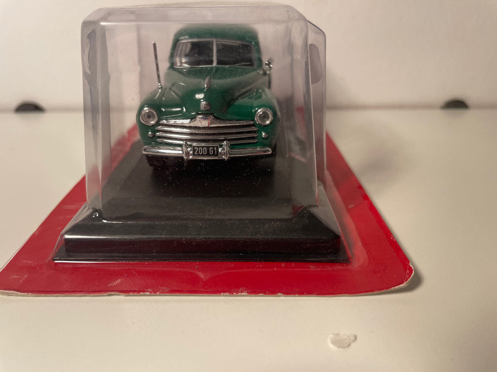 Ford Fordor gréng aus 1947 - Auto Plus