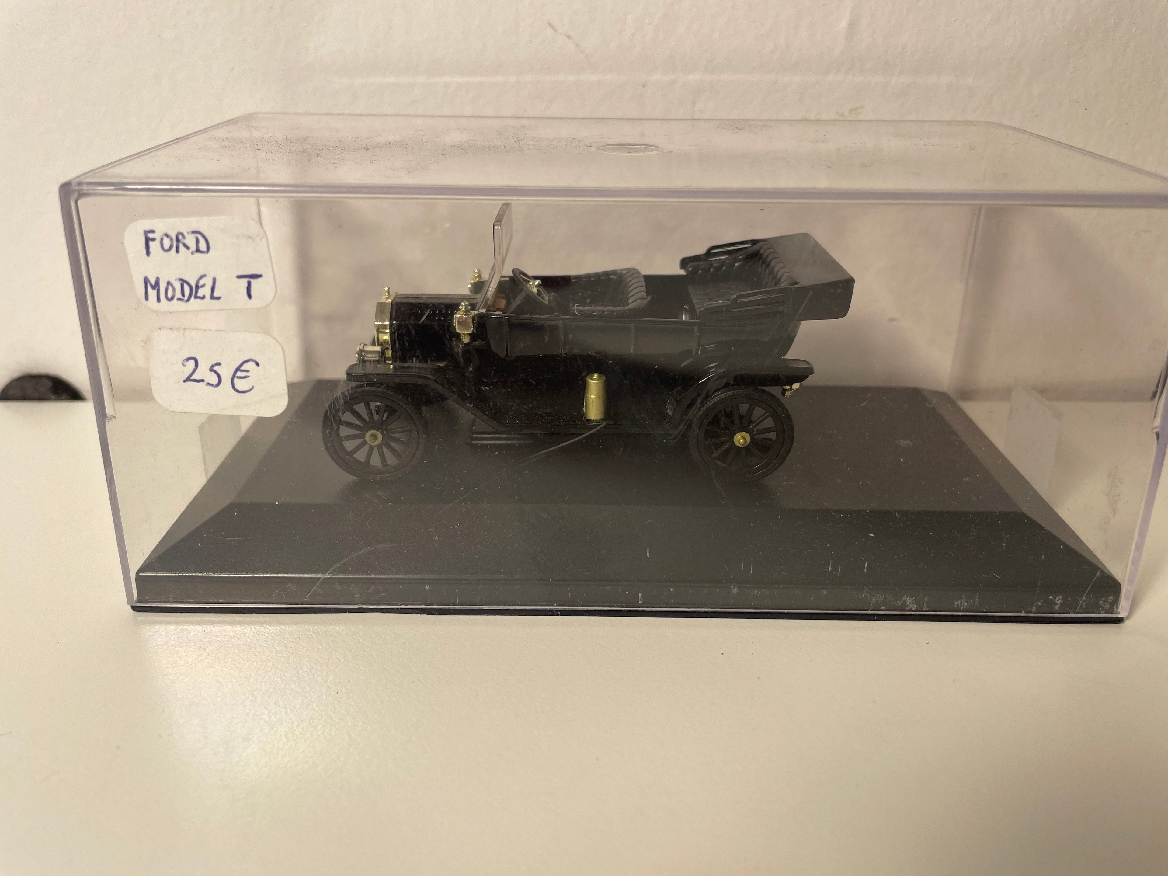 Ford Model T Preto