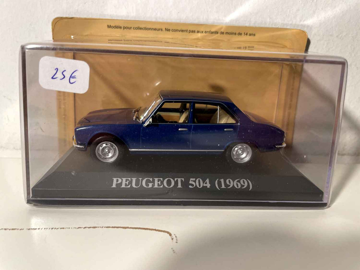 Peugeot 504 bleue de 1969
