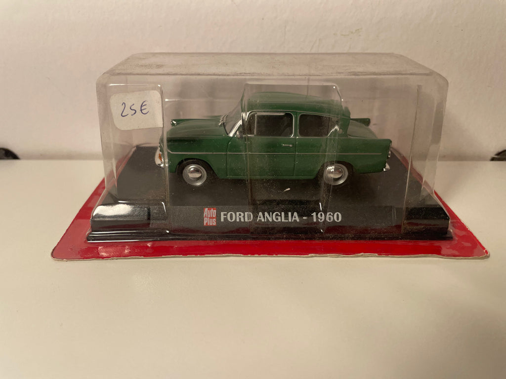 1960 Grüner Ford Anglia - Auto Plus