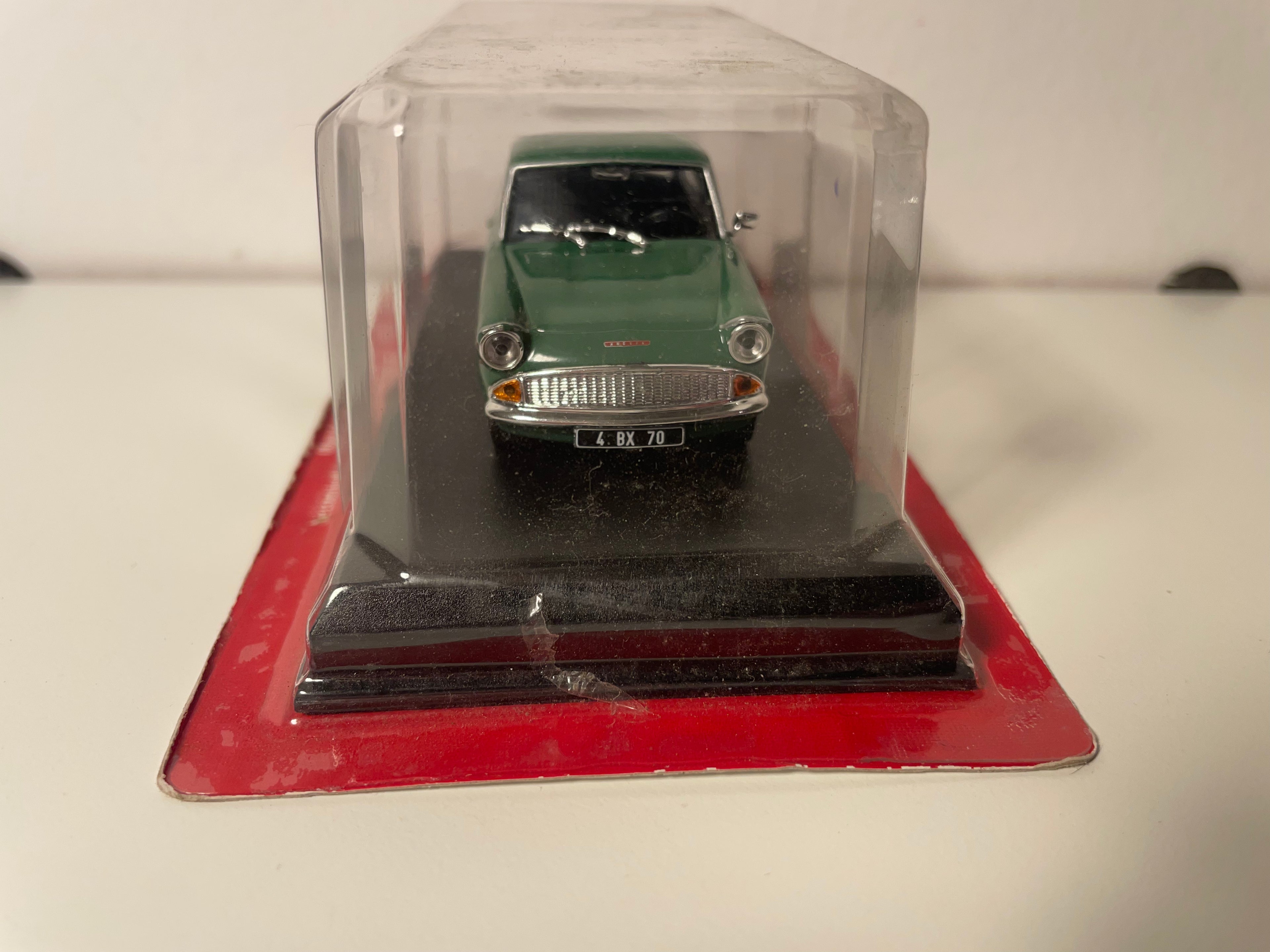 Ford Anglia verde de 1960 - Auto Plus