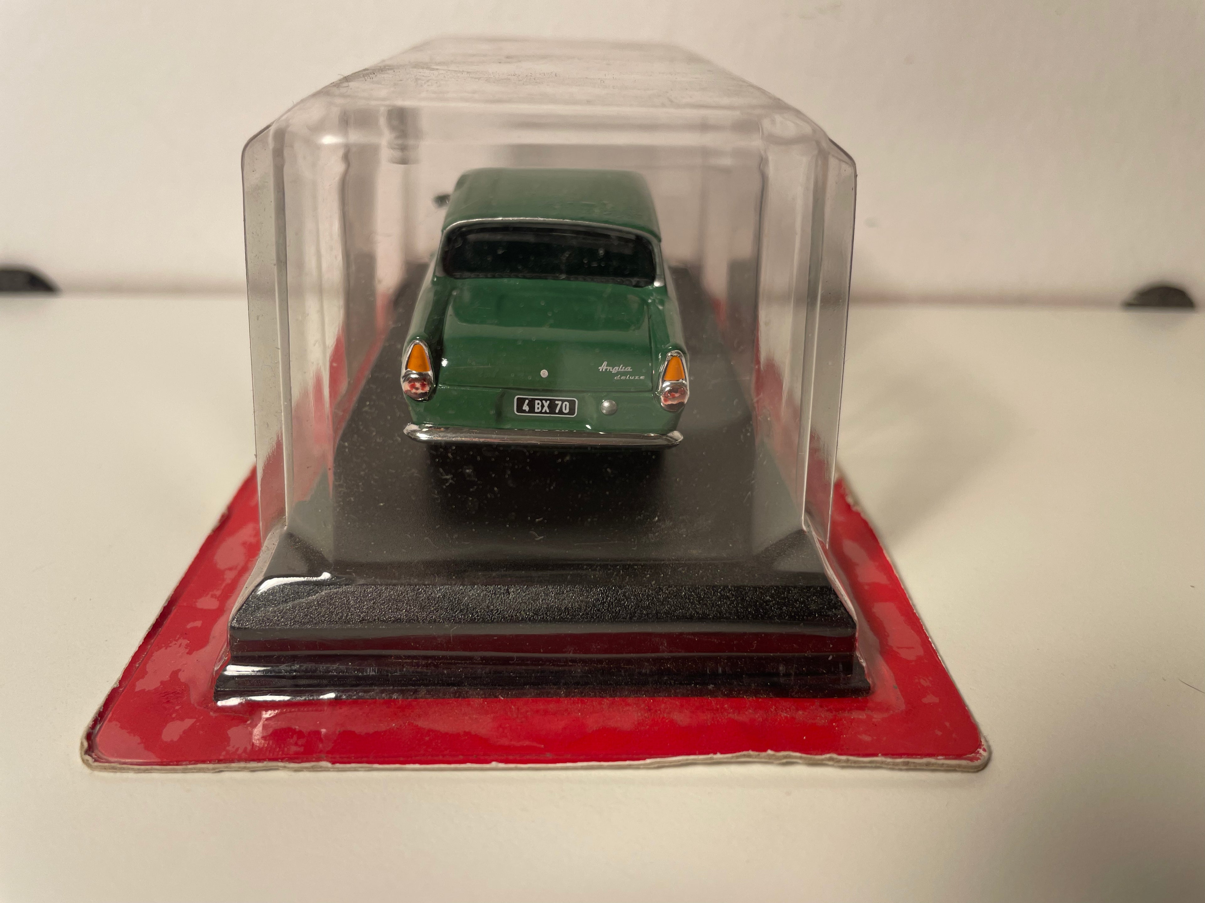 Ford Anglia verde de 1960 - Auto Plus