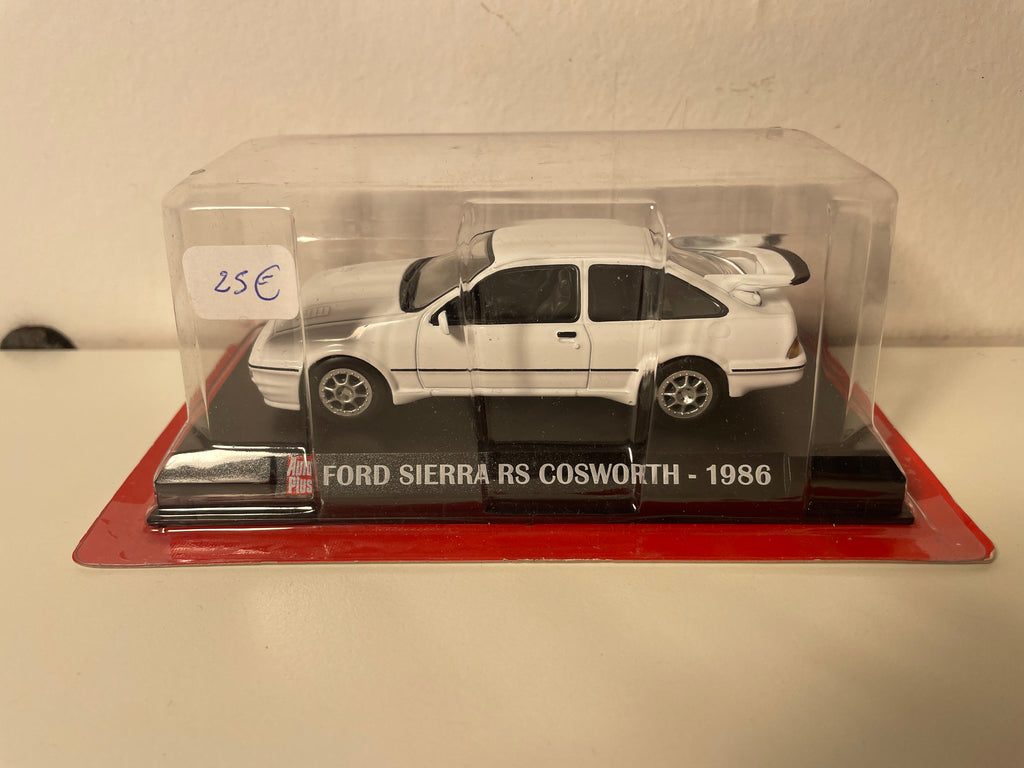Ford Sierra RS Cosworth blanca de 1986 - Auto Plus