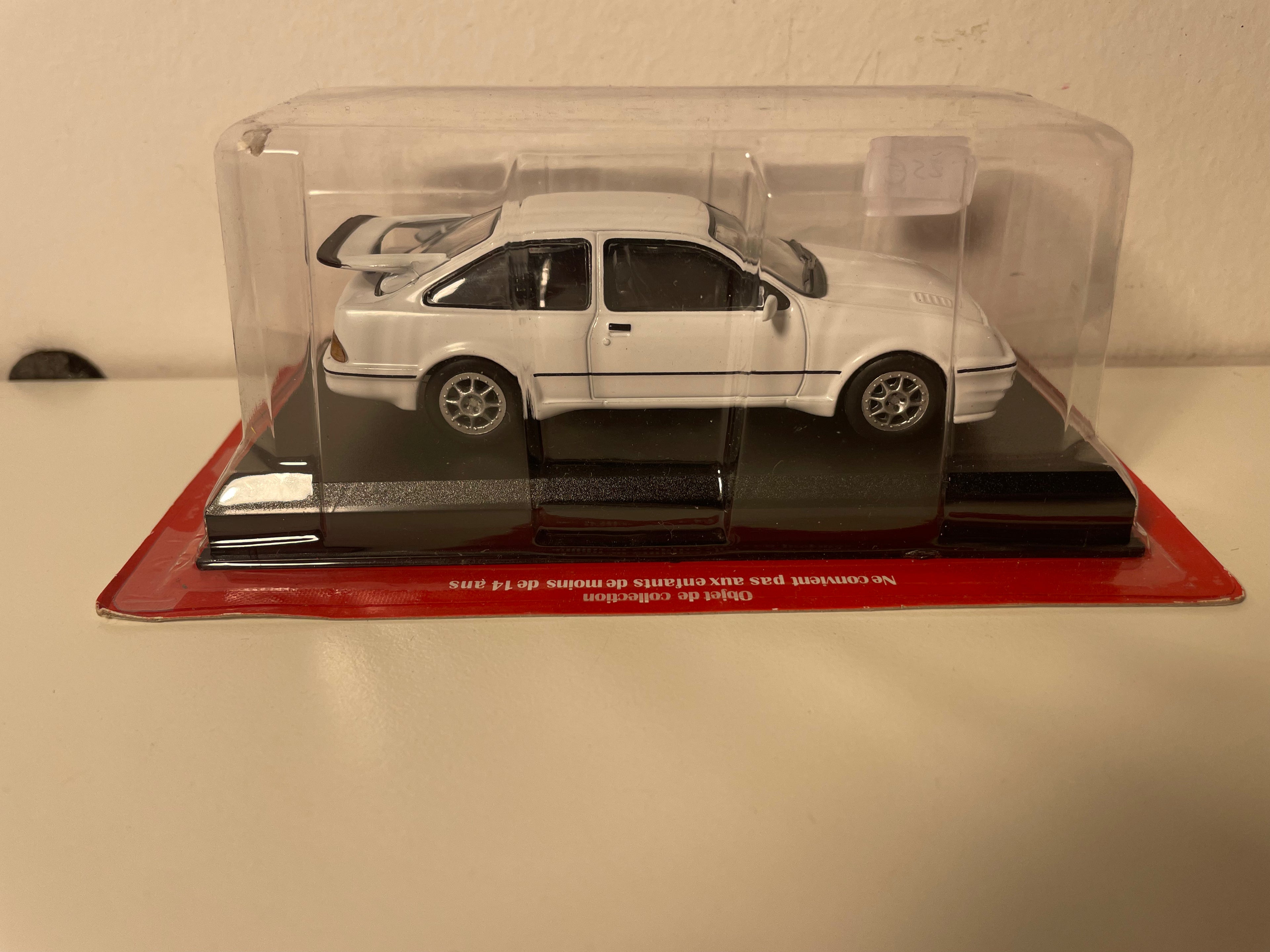 Ford Sierra RS Cosworth blanca de 1986 - Auto Plus