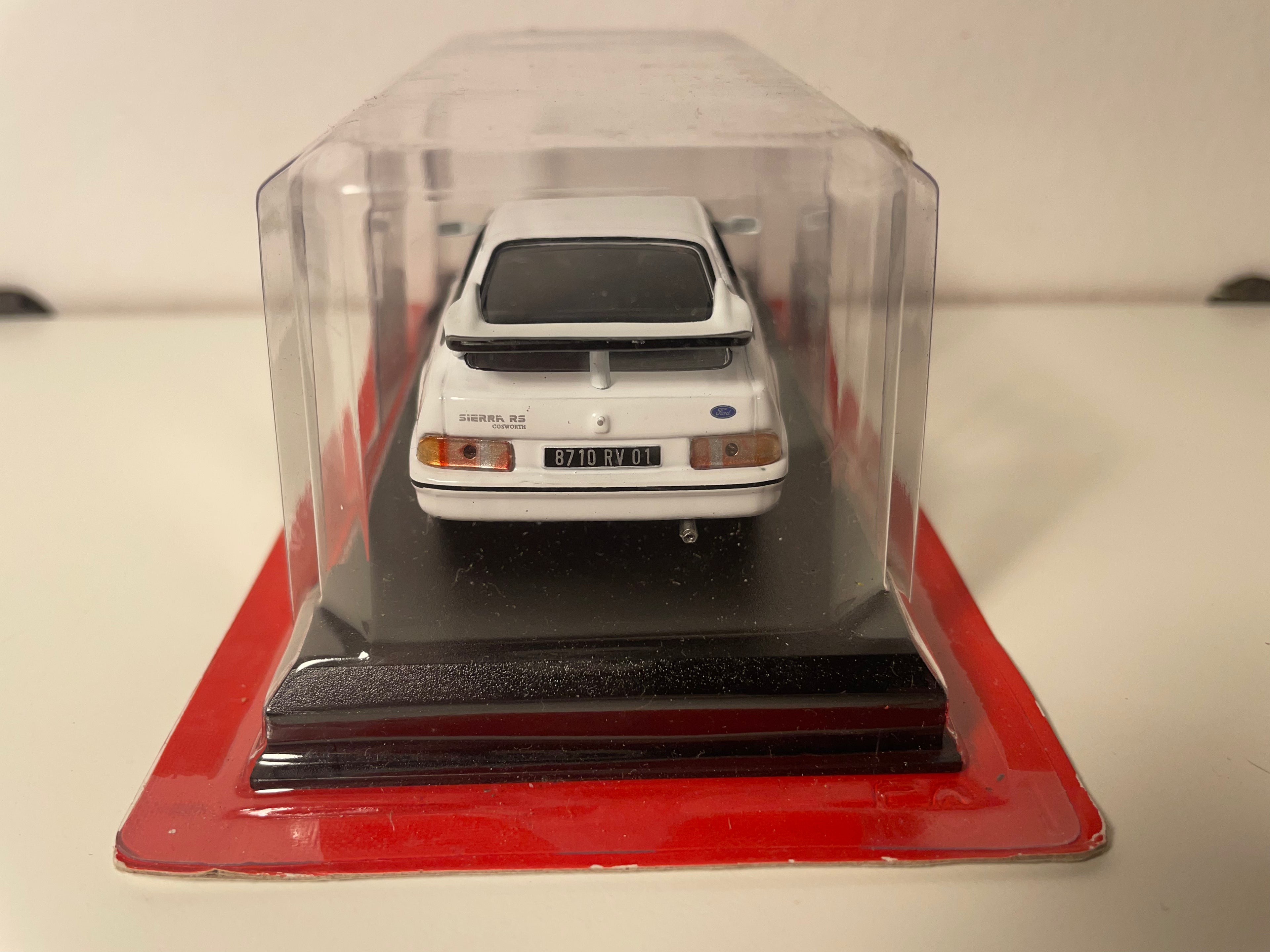 Ford Sierra RS Cosworth blanca de 1986 - Auto Plus