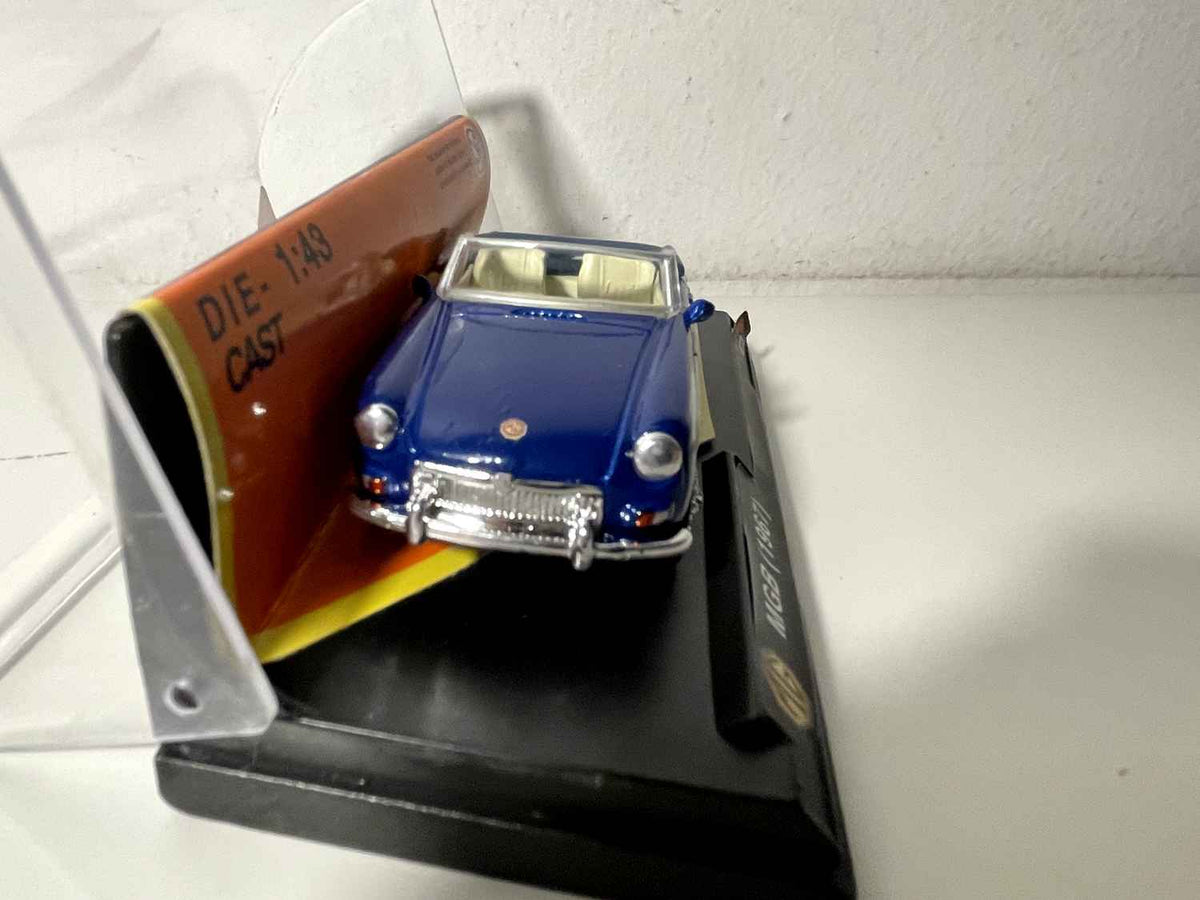 MGB conversível azul de 1967 - Coleção New-Ray referência 48779