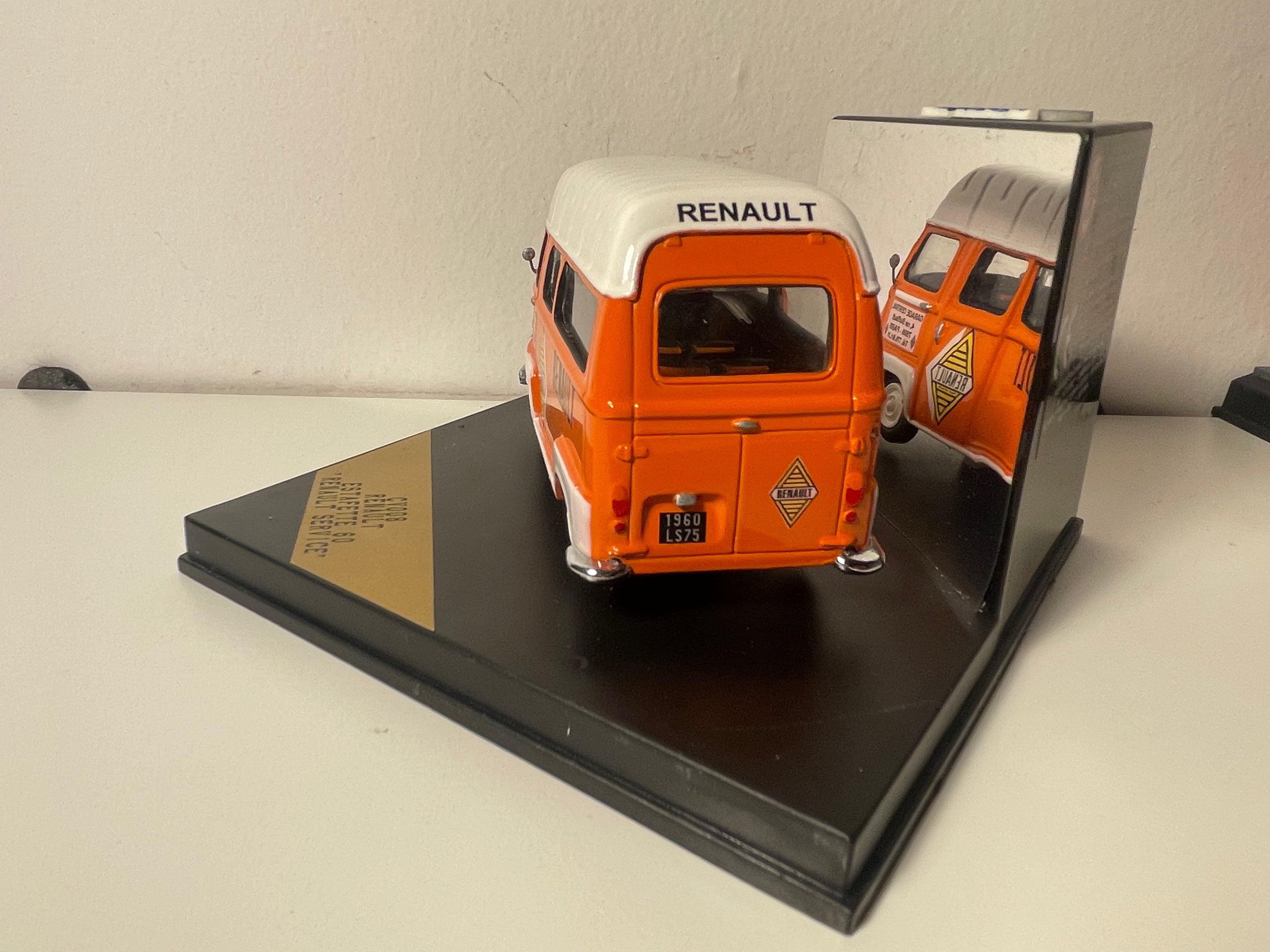 Renault Estafette 60 'Renault Services' Oranje en Witte Dak - CITY Referentie CV008