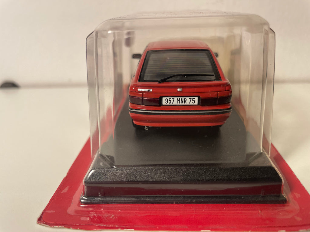 Renault 21 GTS ciemnoczerwony z 1990 roku - Auto Plus