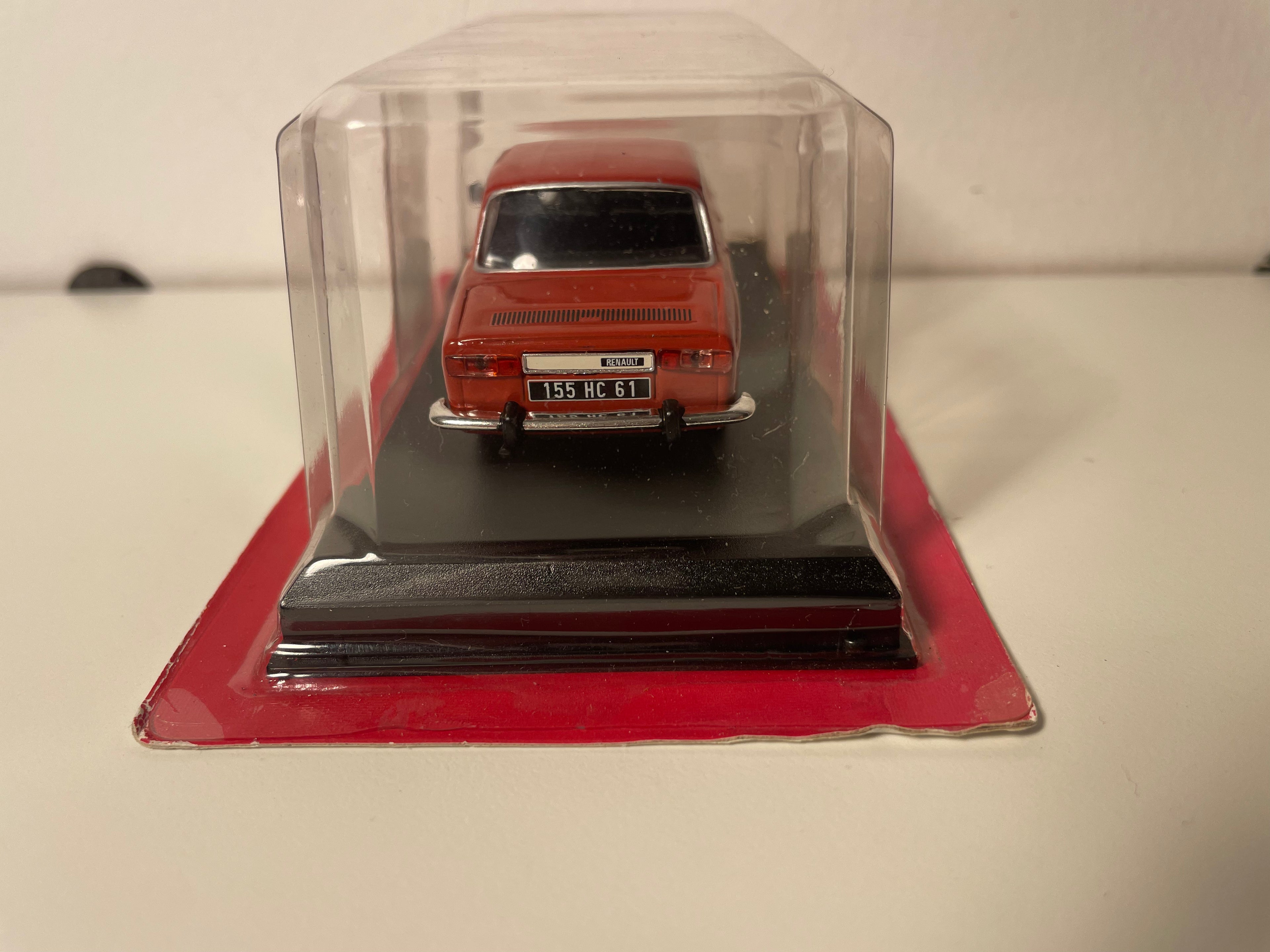 Renault 10 brązowy z 1967 - Auto Plus