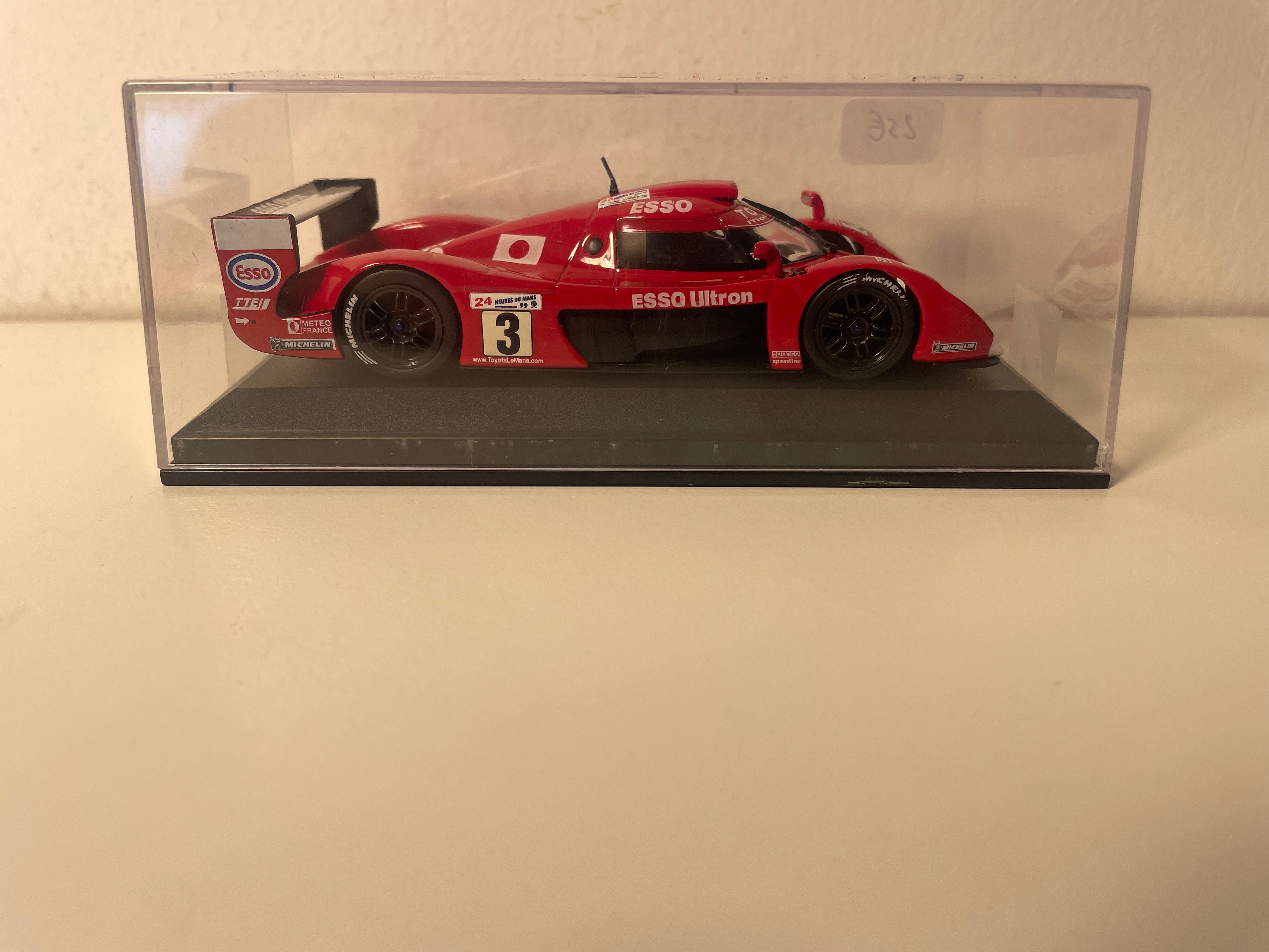 Toyota GT-ONE vermelho número 3 (24 Horas de Le Mans de 1999)