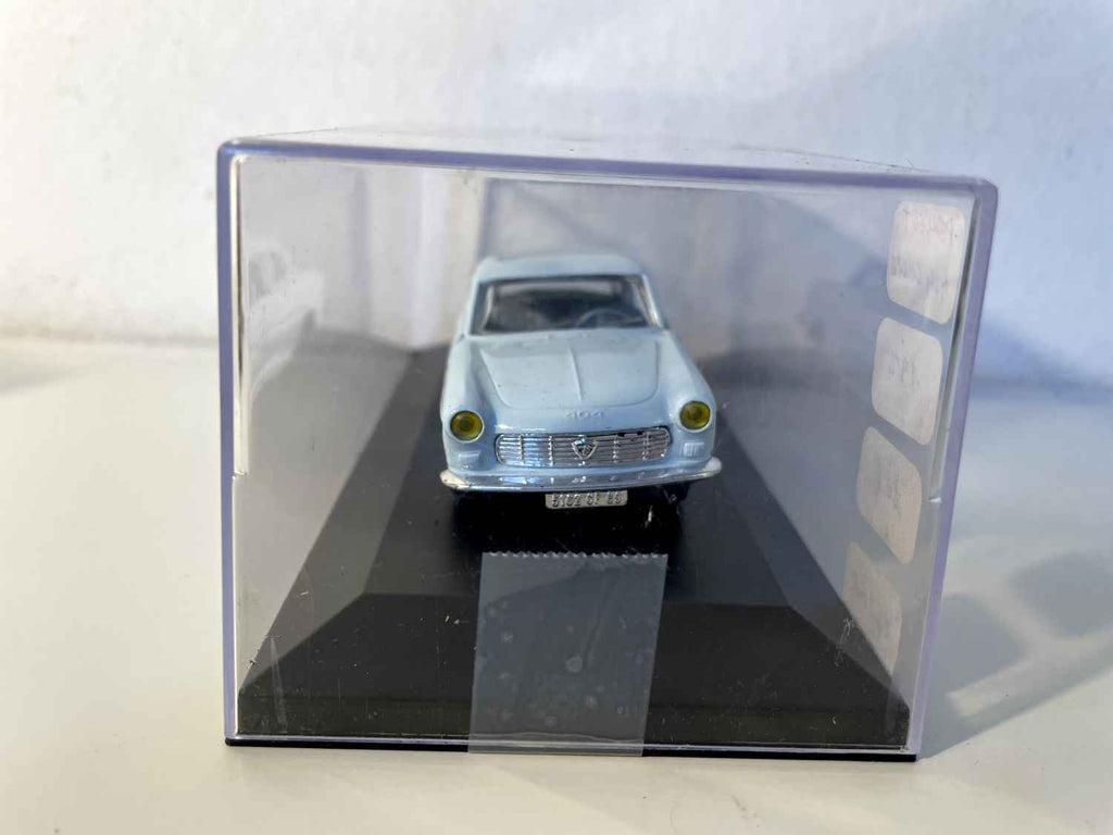 1964 Hellblaue Peugeot 404 Coupé - ELIGOR