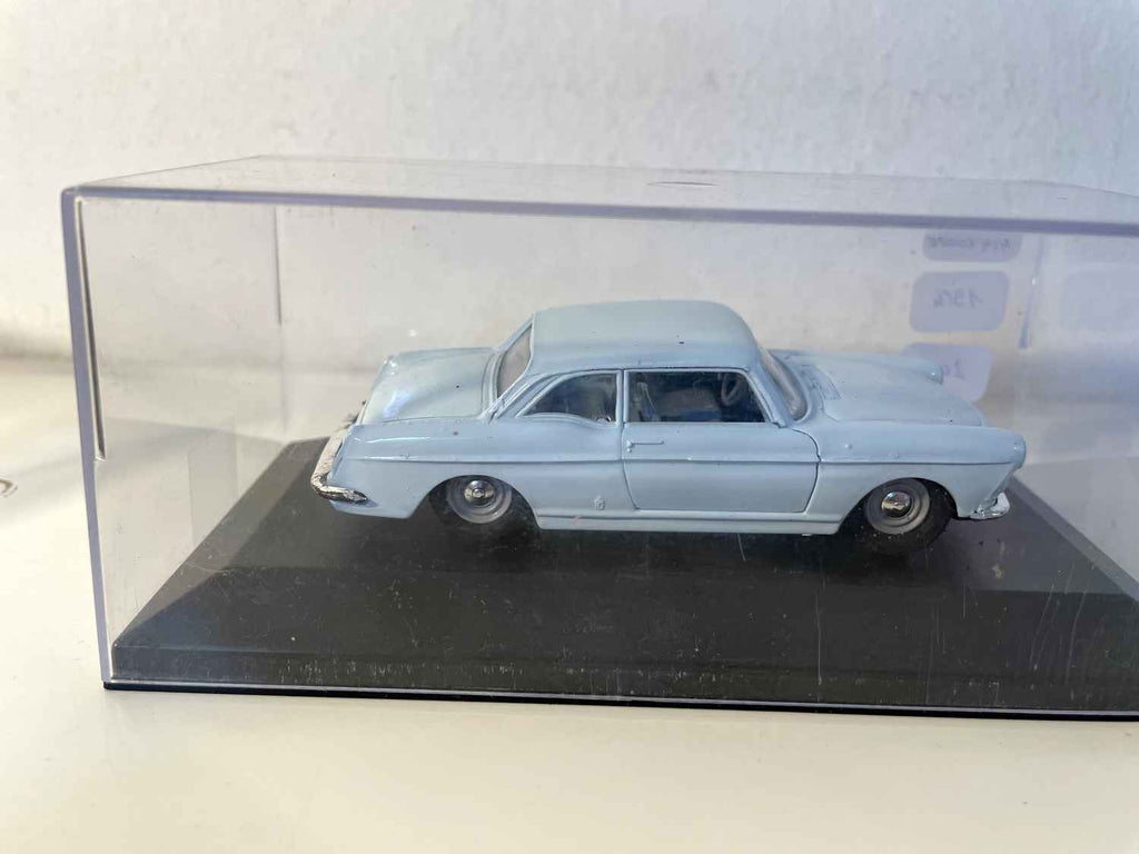 1964 Hellblaue Peugeot 404 Coupé - ELIGOR