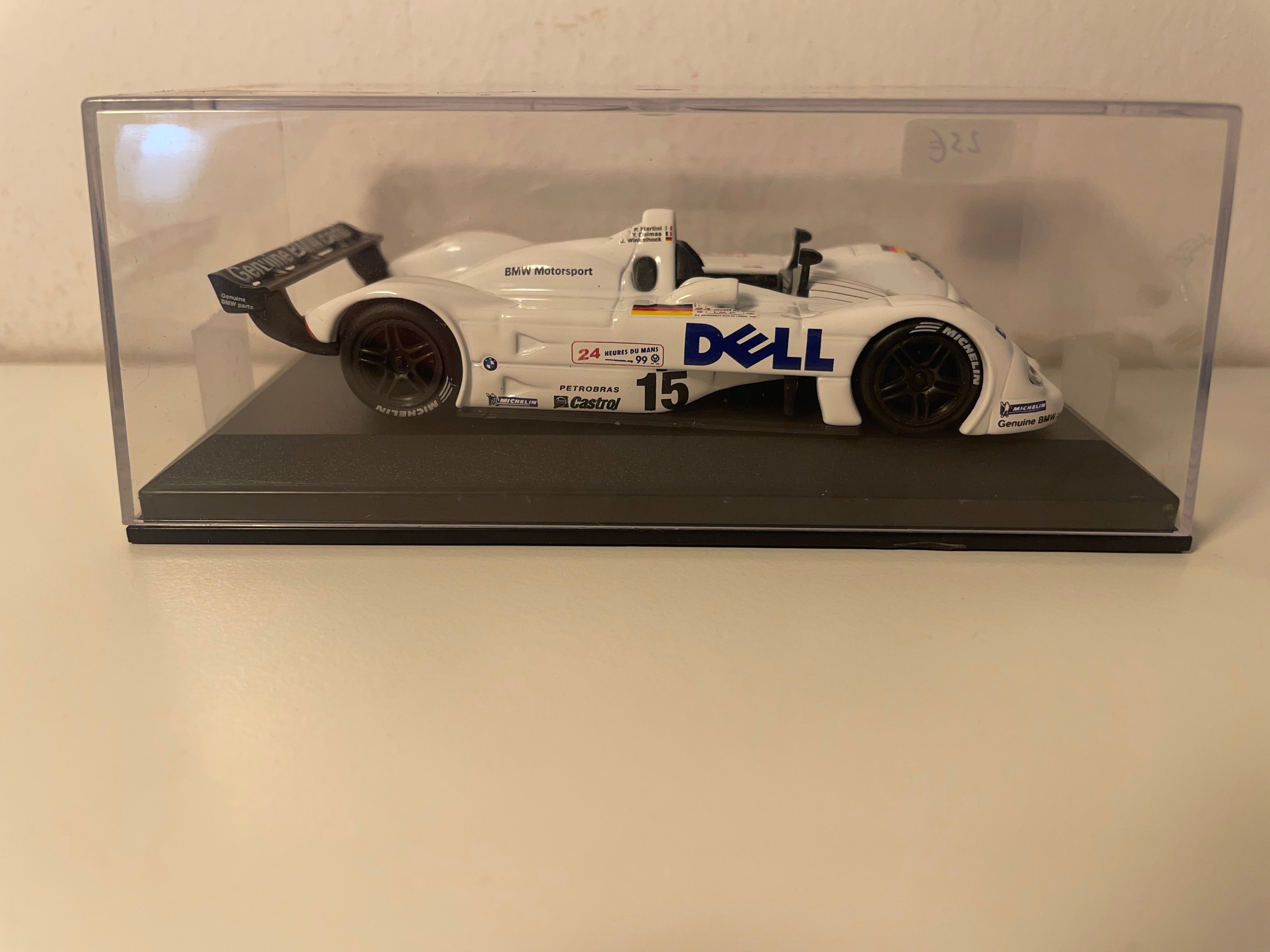 BMW V12 LMR bianco numero 15 - 24 ore di Le Mans 1999 (scatola in plexiglass)