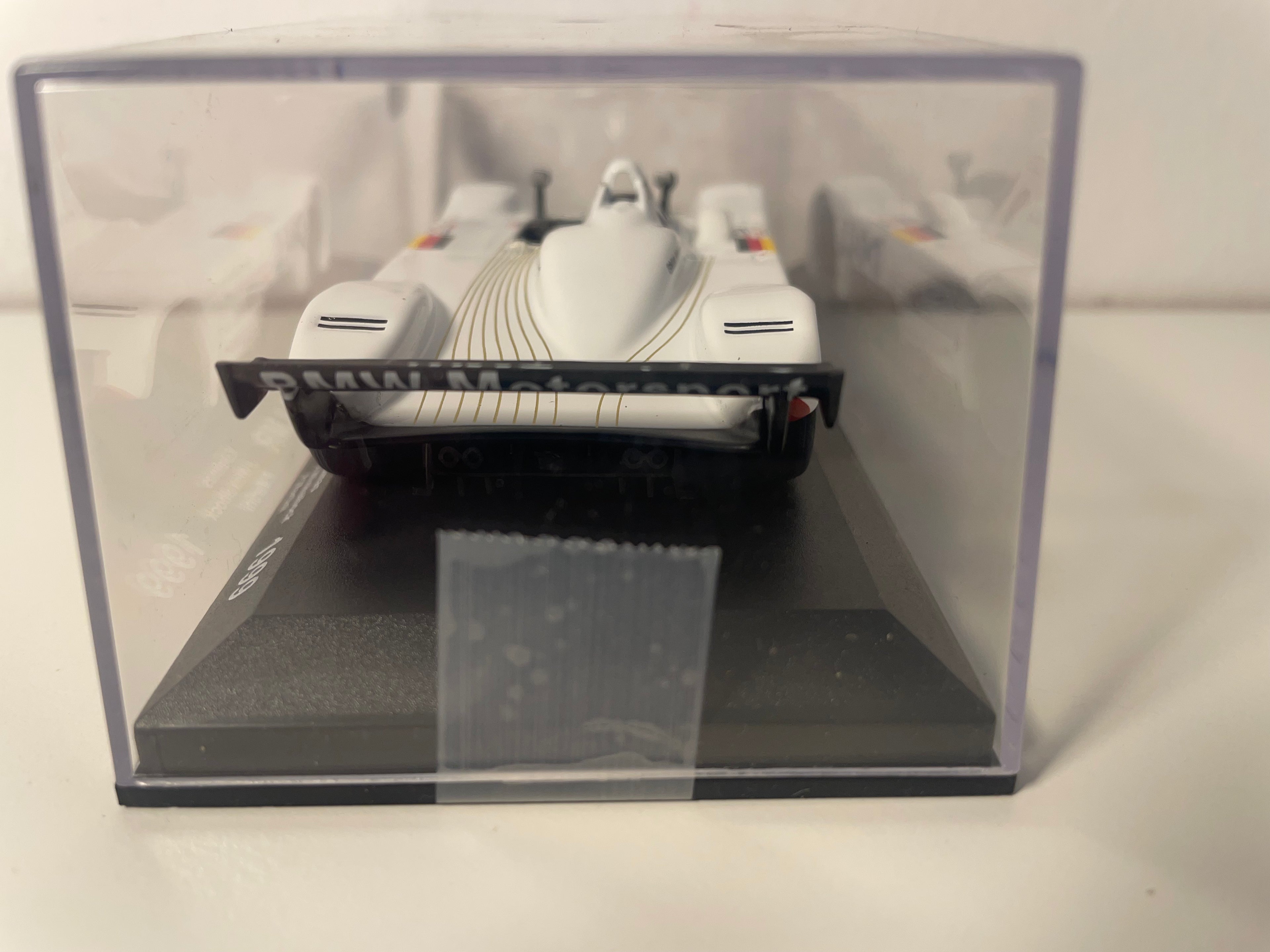 BMW V12 LMR bianco numero 15 - 24 ore di Le Mans 1999 (scatola in plexiglass)