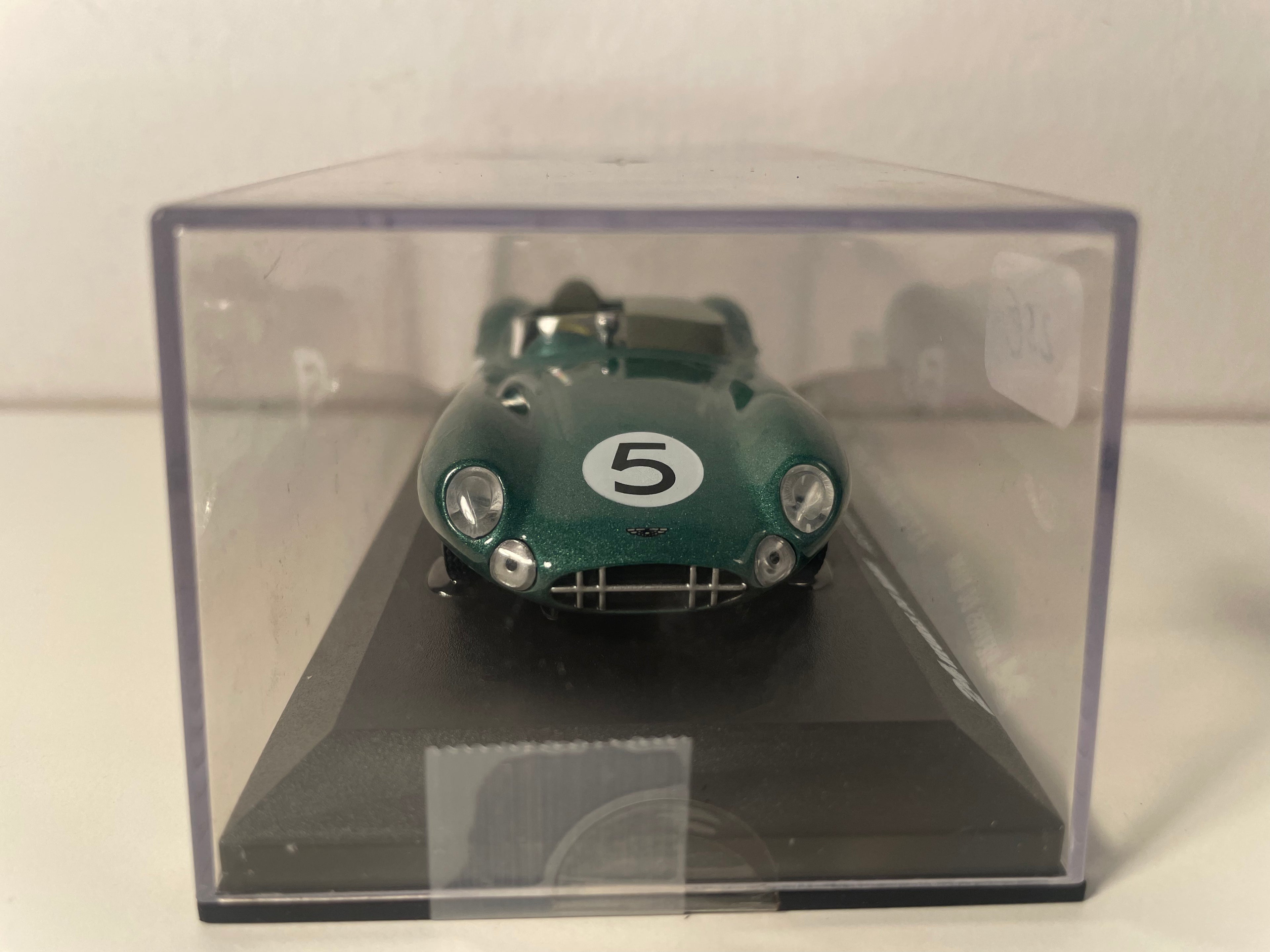 Groene Aston Martin DBR1 nummer 5 - 24 uur van Le Mans