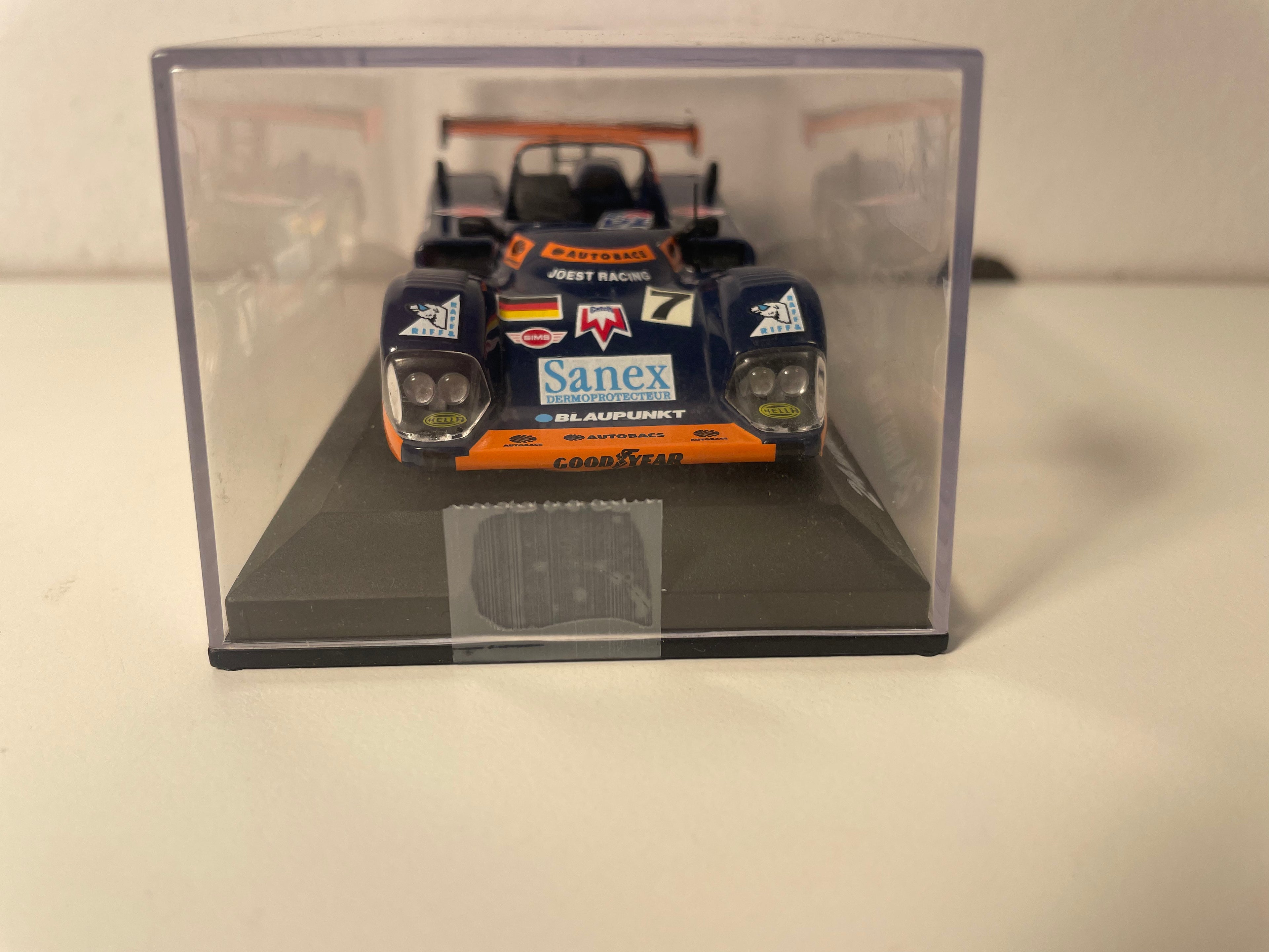 Porsche azul y naranja TWR número 7 (24 Horas de Le Mans de 1996)