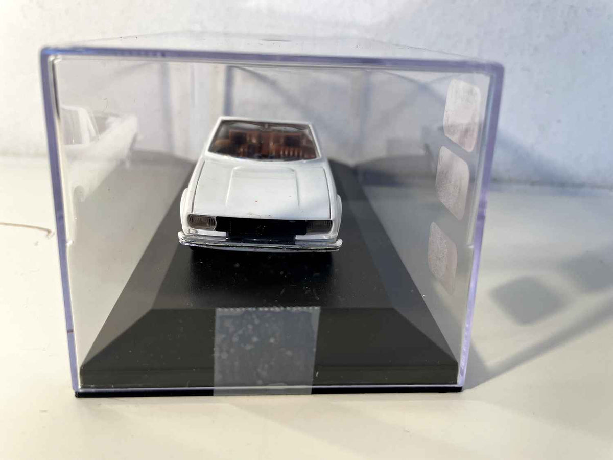 Peugeot 504 coupé V6 biała - SOLIDO