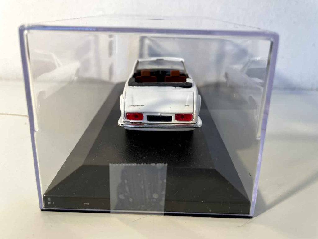Peugeot 504 coupé V6 biała - SOLIDO