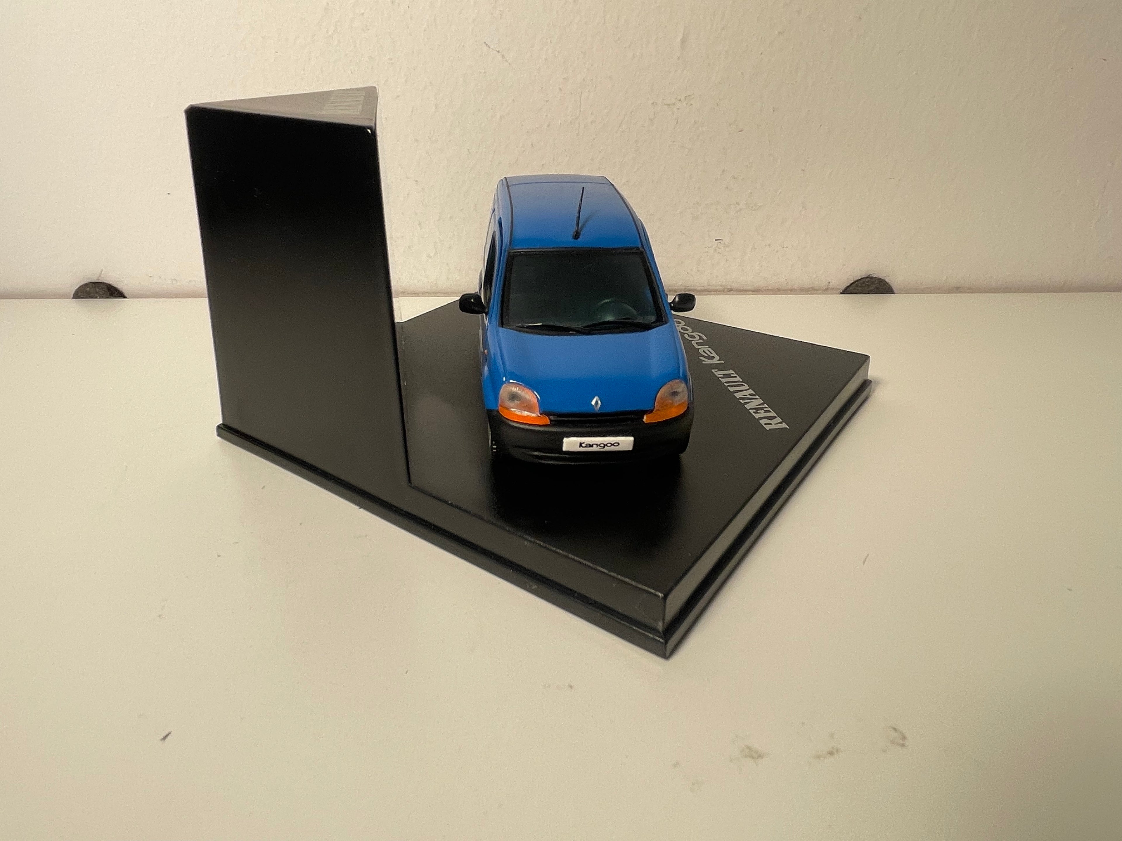 Renault Kangoo bleue - VITESSE