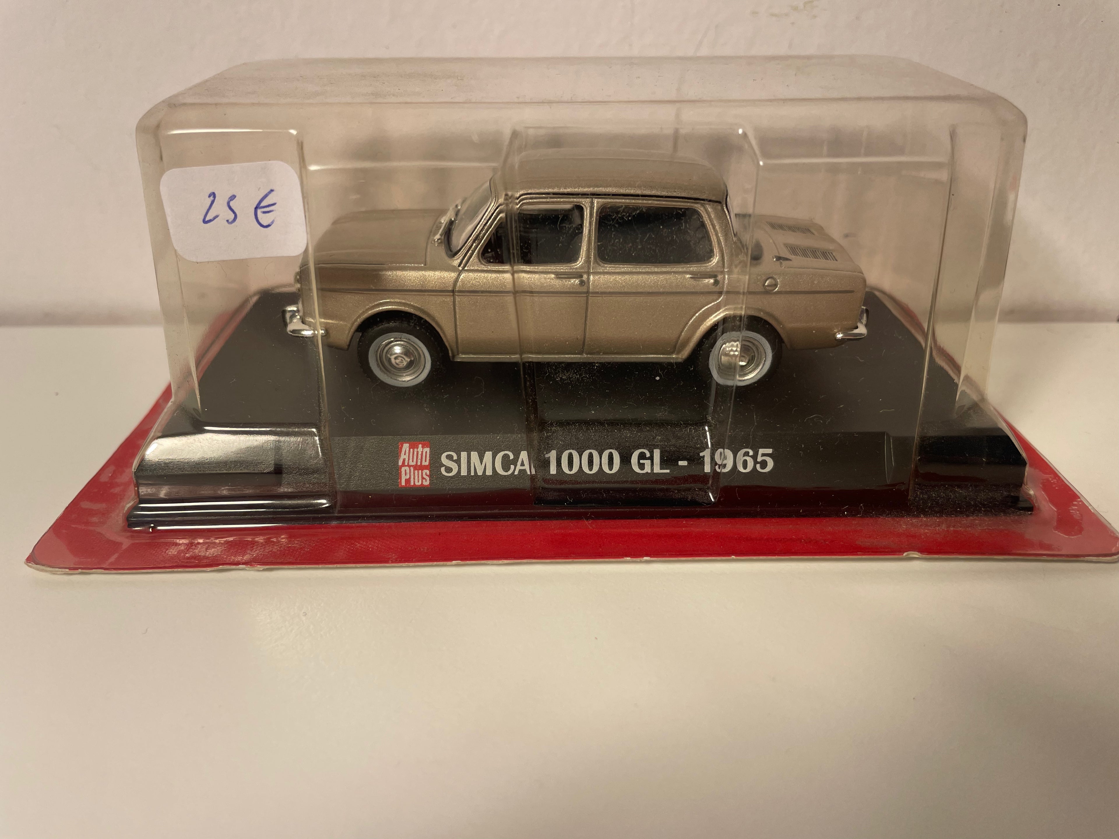 SIMCA 1000 GL hellbraun vun 1965 (Auto Plus)
