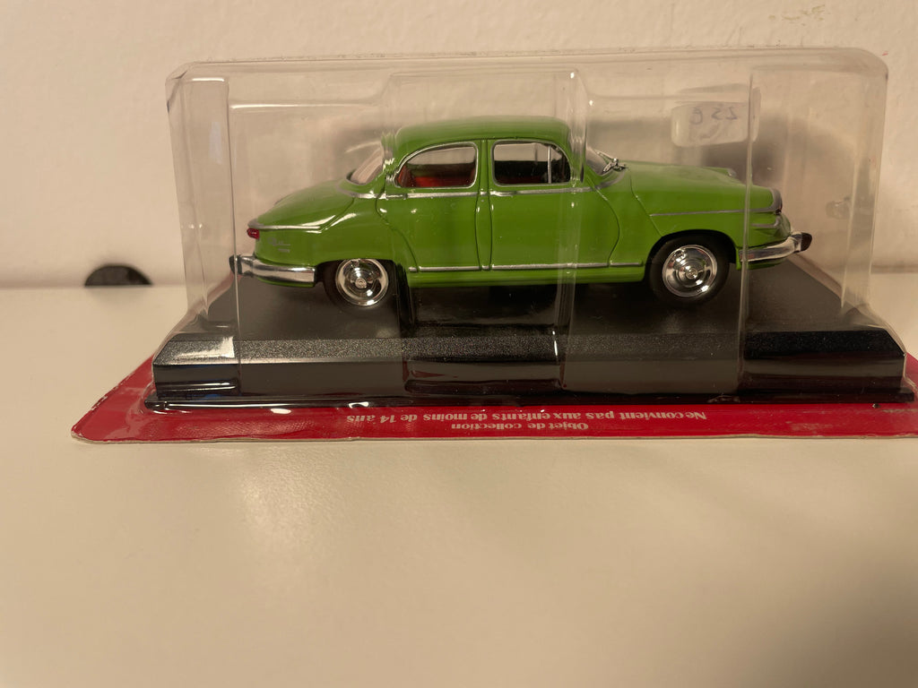 Panhard PL 17 verte de 1960 - Auto Plus