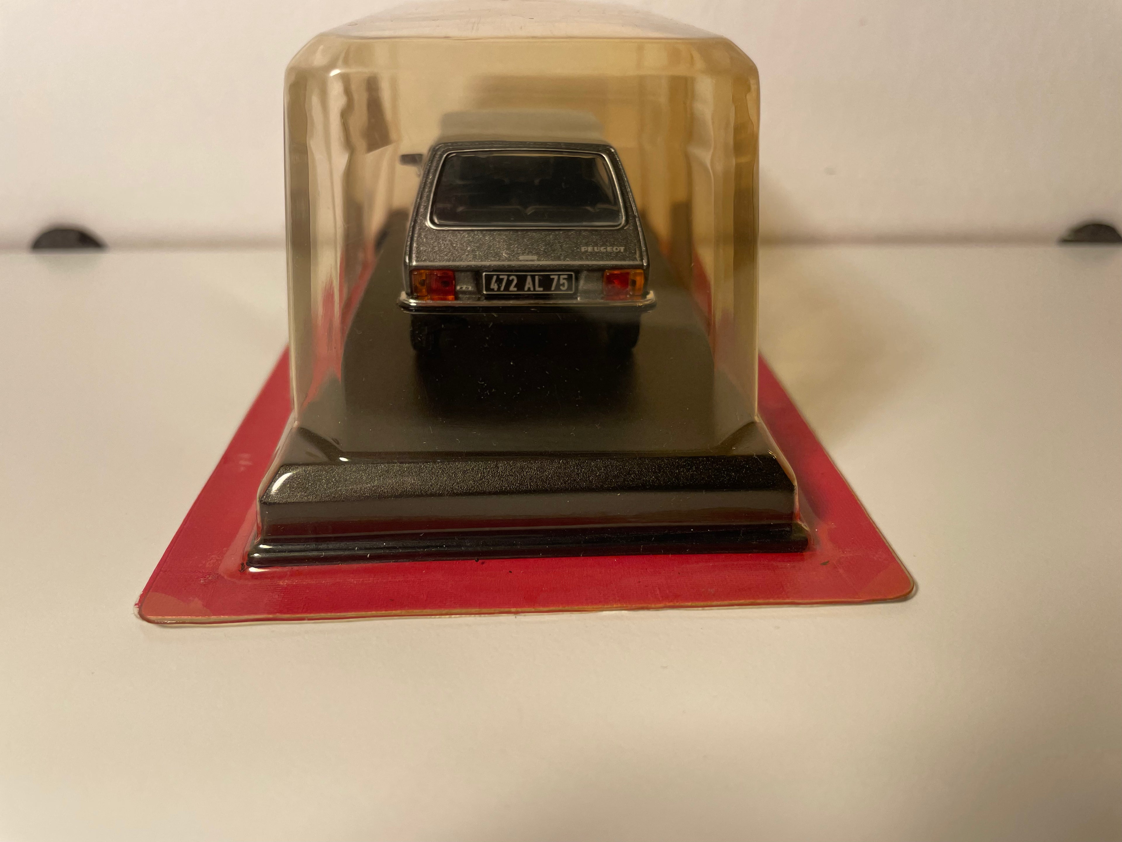 Peugeot 104 ZS grise foncée de 1976 - Auto Plus