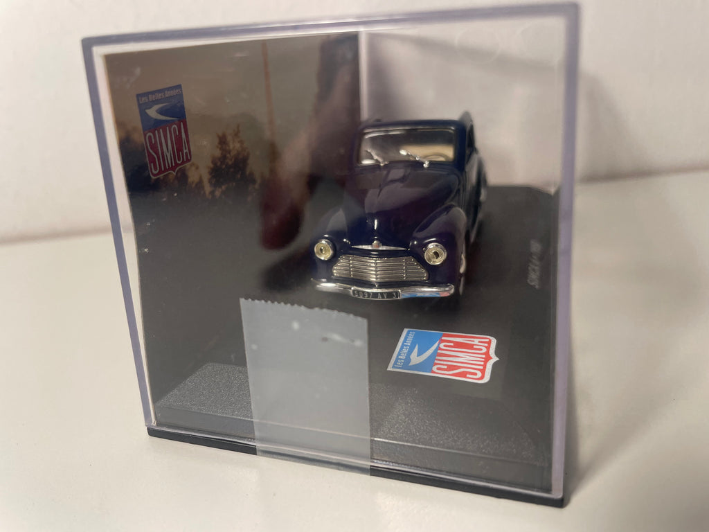SIMCA 6 bleue de 1950